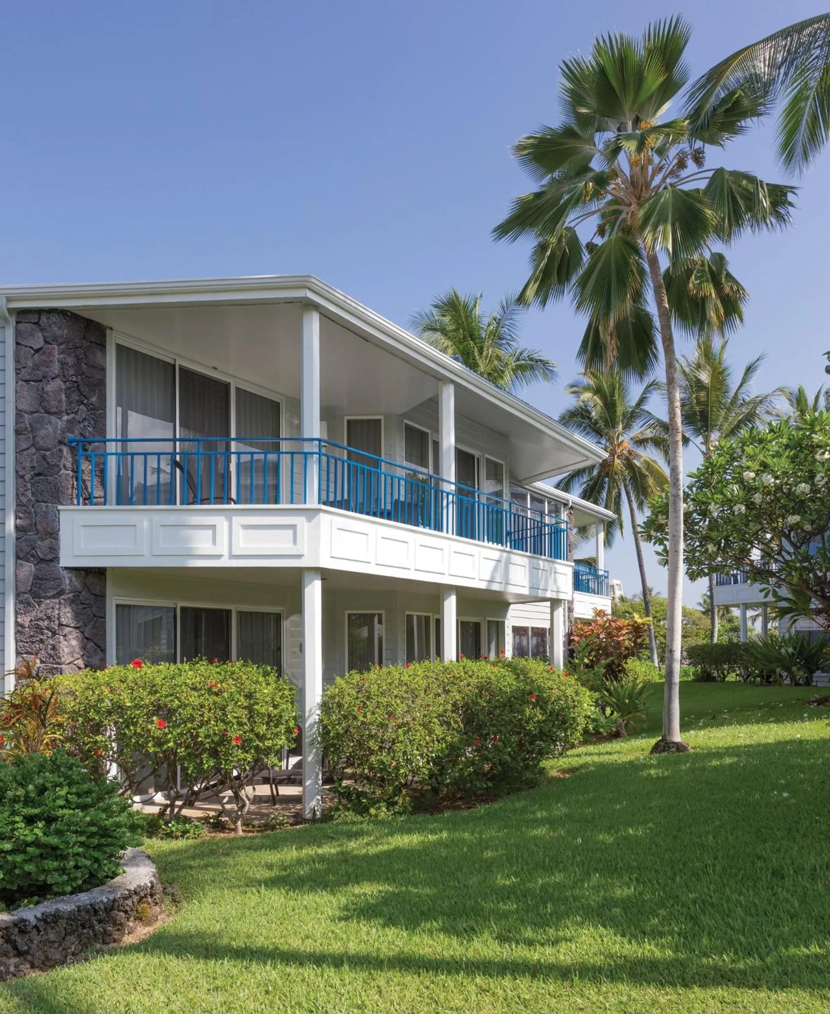 Property building in Holua Resort