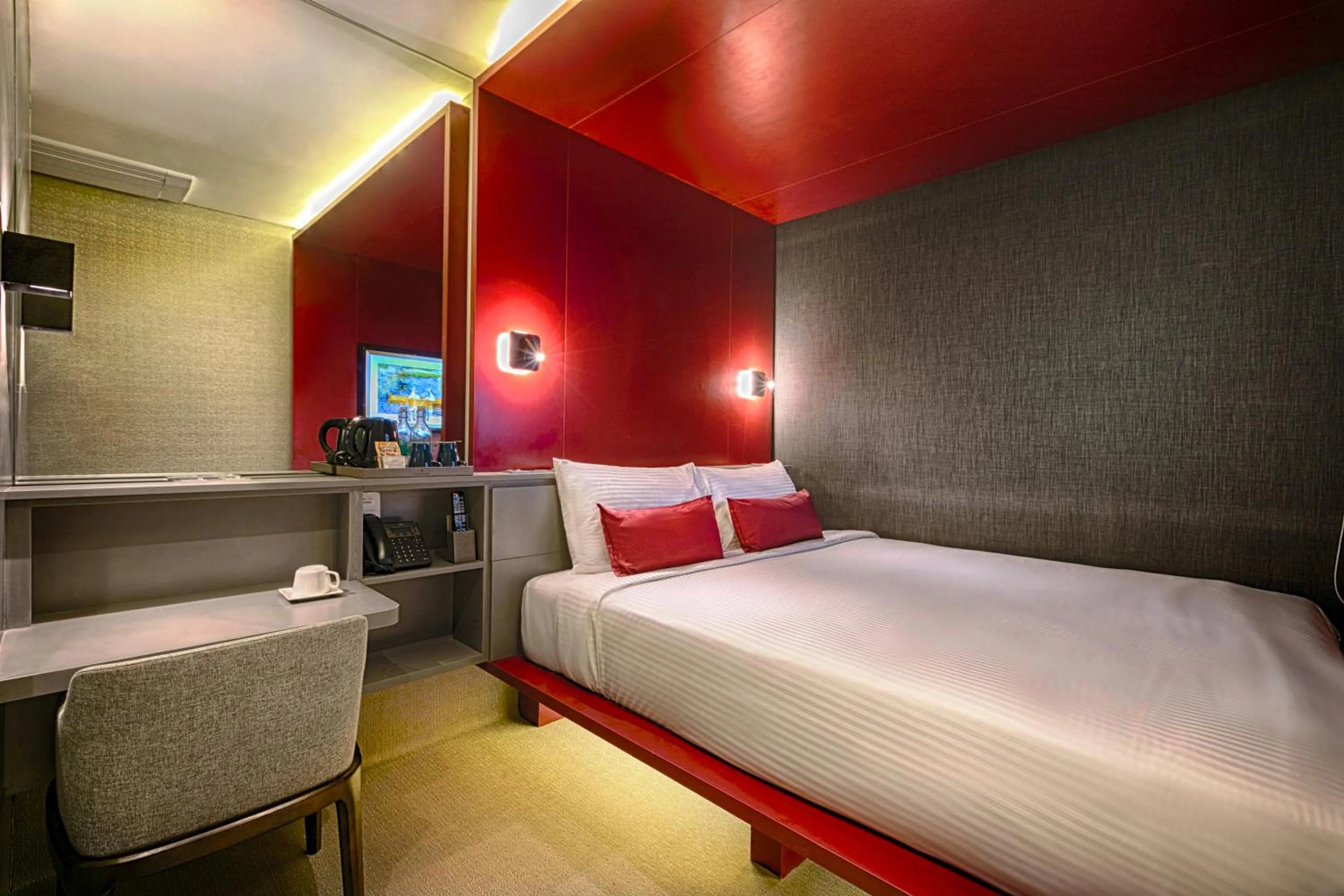 Photo of the whole room, Bed in The Upper House, Batu Kawan