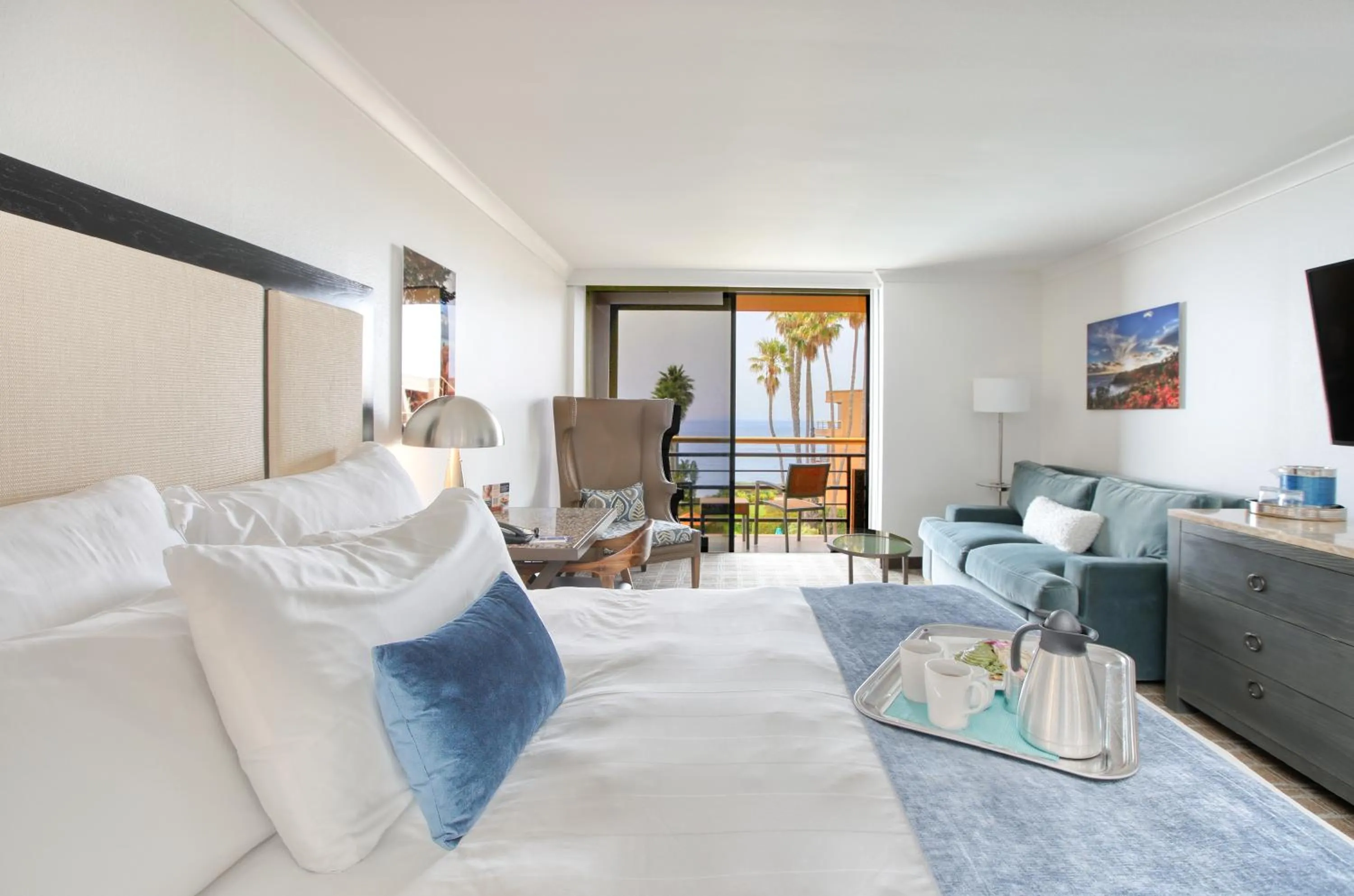 Bed in The Cliffs Hotel and Spa