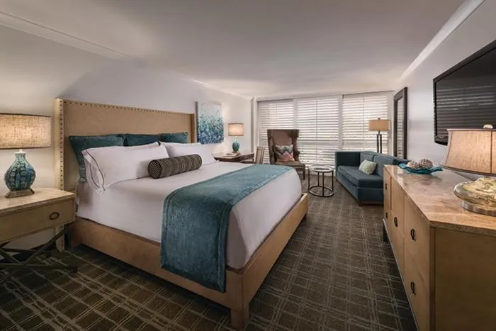 Guests, Bed in The Cliffs Hotel and Spa