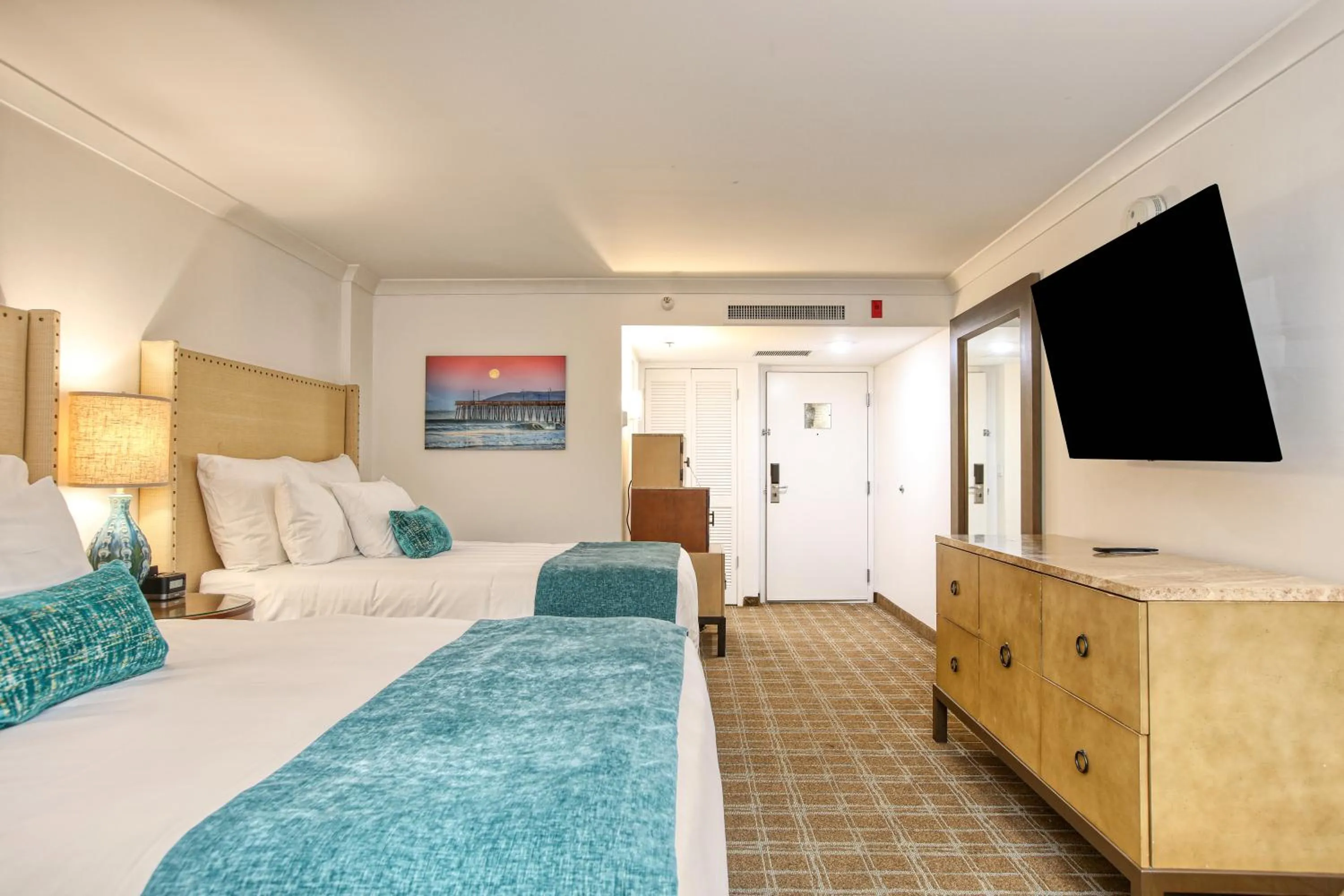 Bed in The Cliffs Hotel and Spa