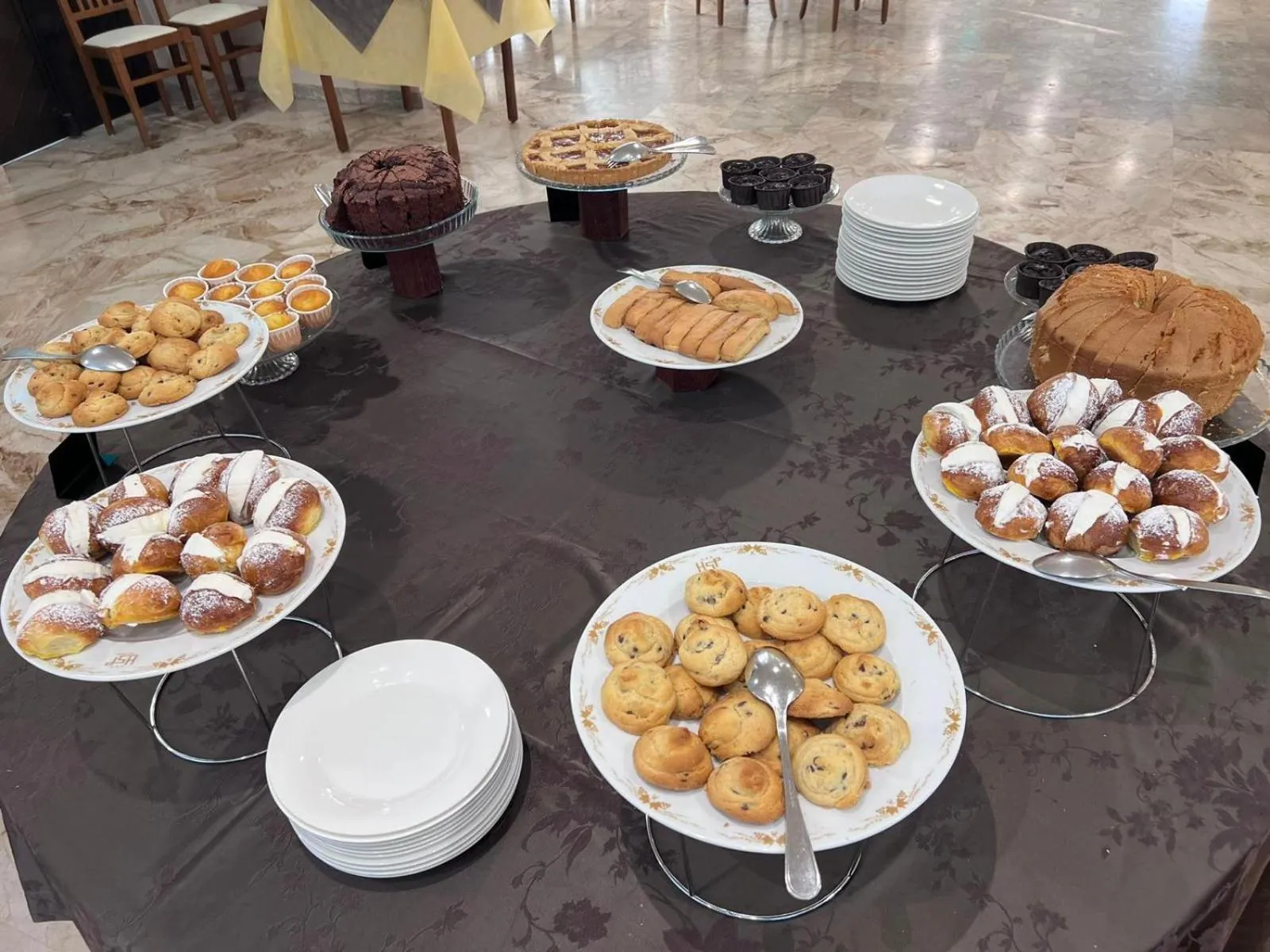 Breakfast in Hotel Blurelda