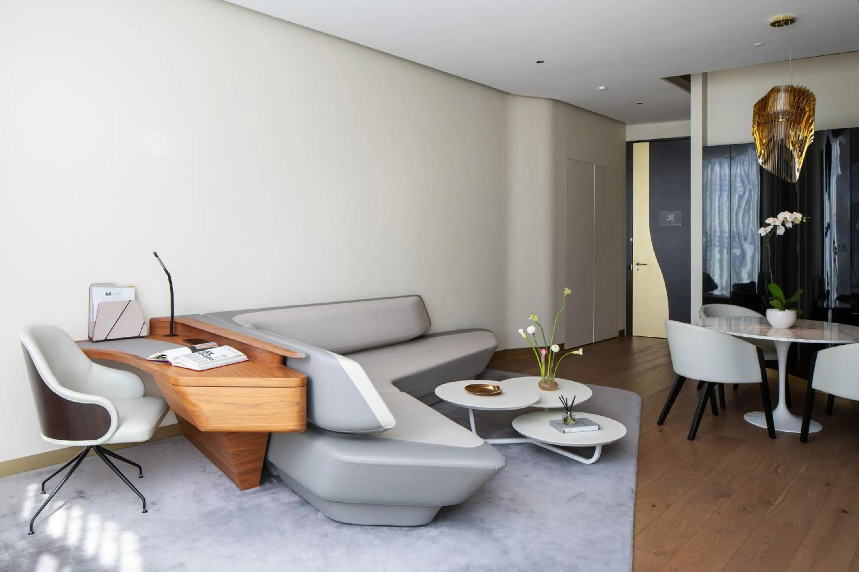 Living room in ME Dubai by Meliá