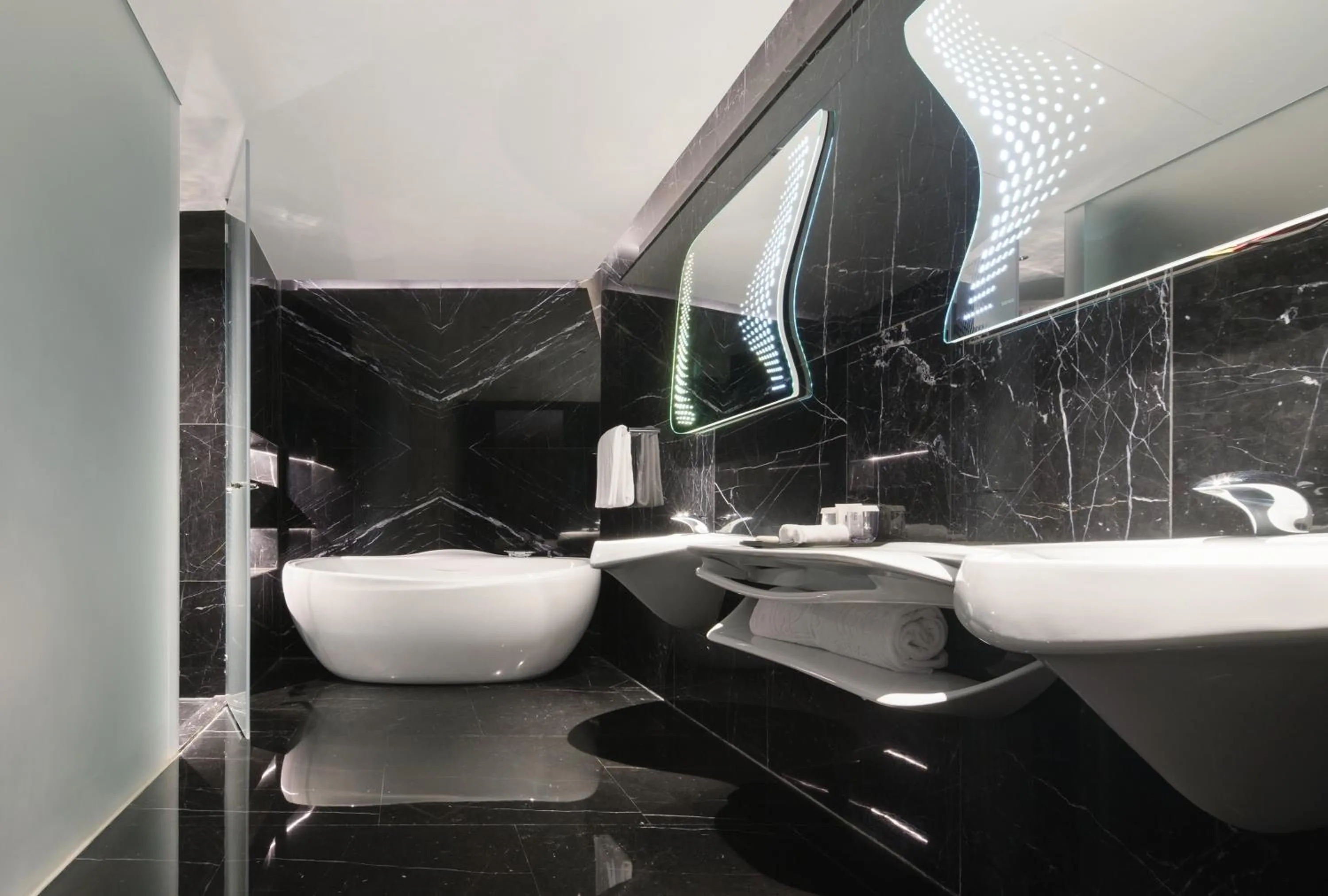 Bathroom in ME Dubai by Meliá