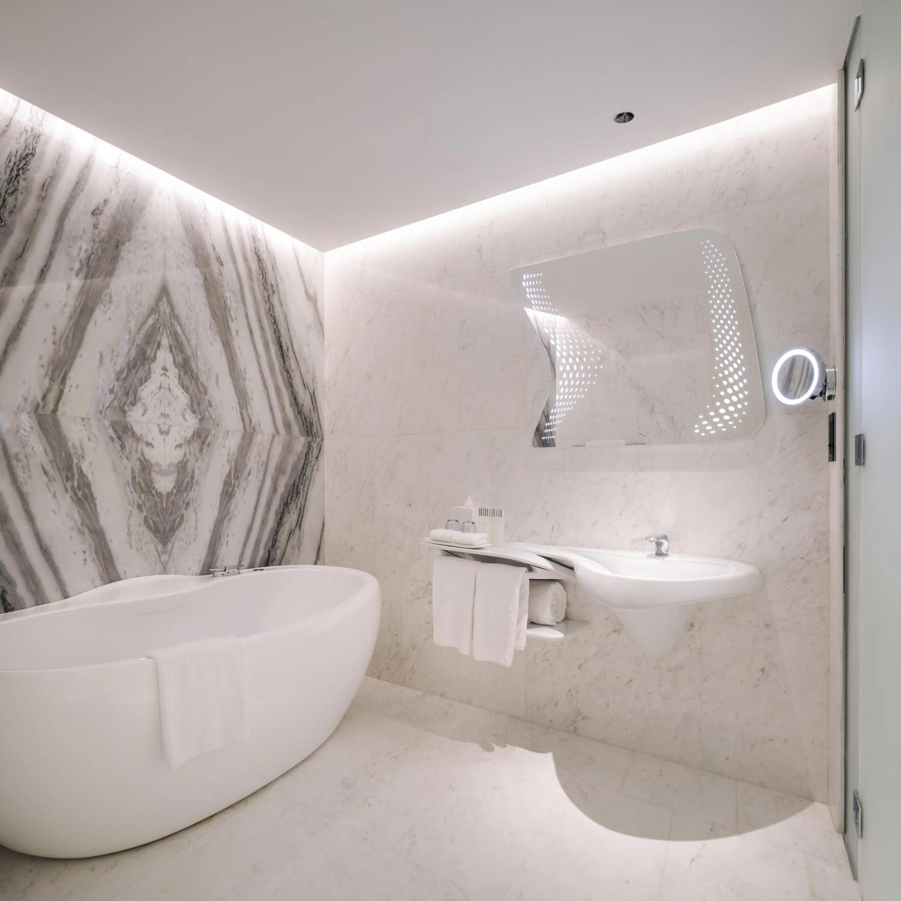 Bathroom in ME Dubai by Meliá