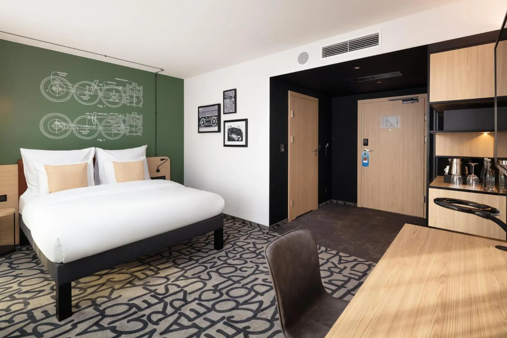 Standard Queen Room in Mercure Warszawa Ursus Station Standard Queen Room in Mercure Warszawa Ursus Station