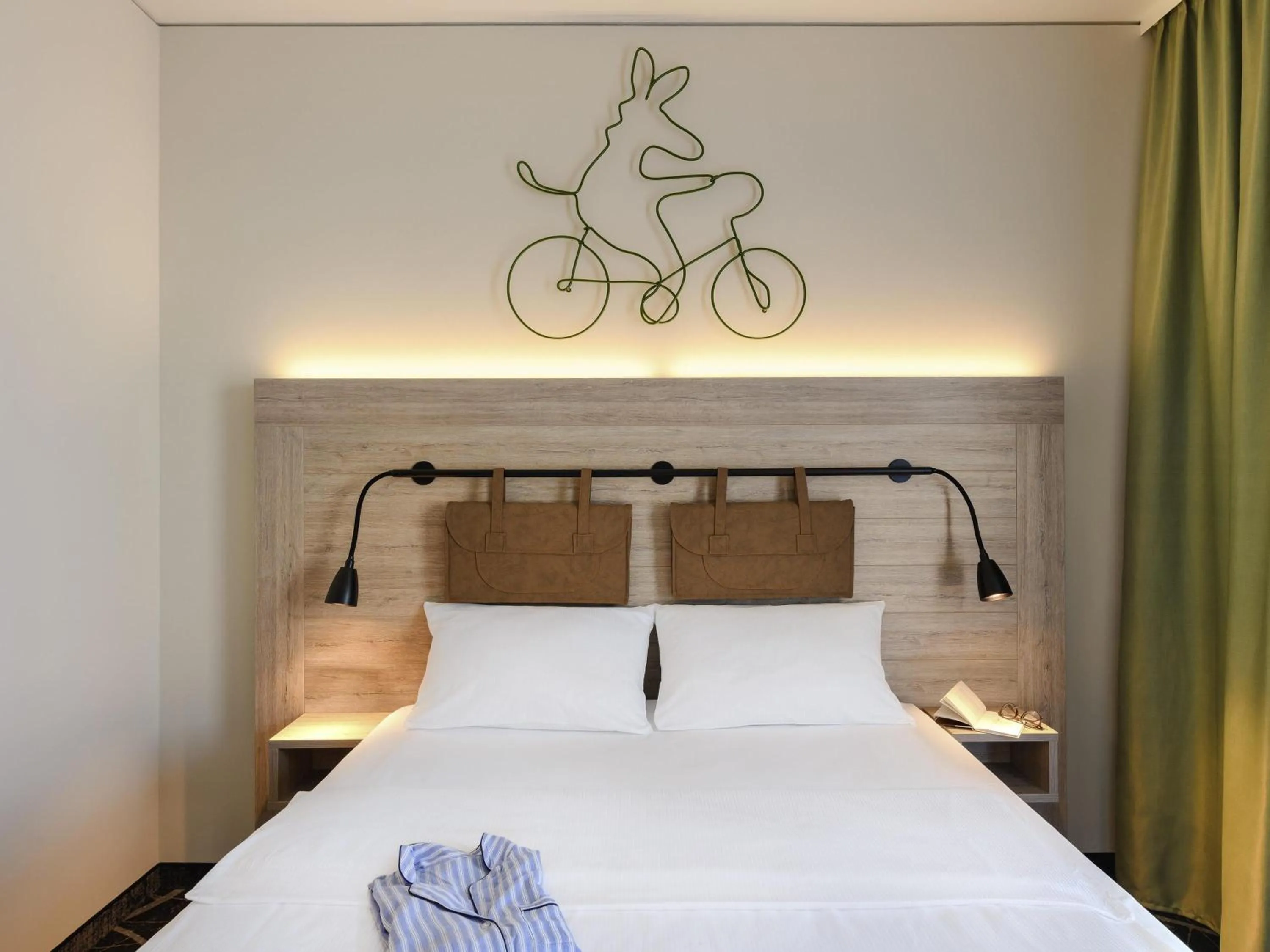 Bedroom, Bed in ibis Styles Magdeburg