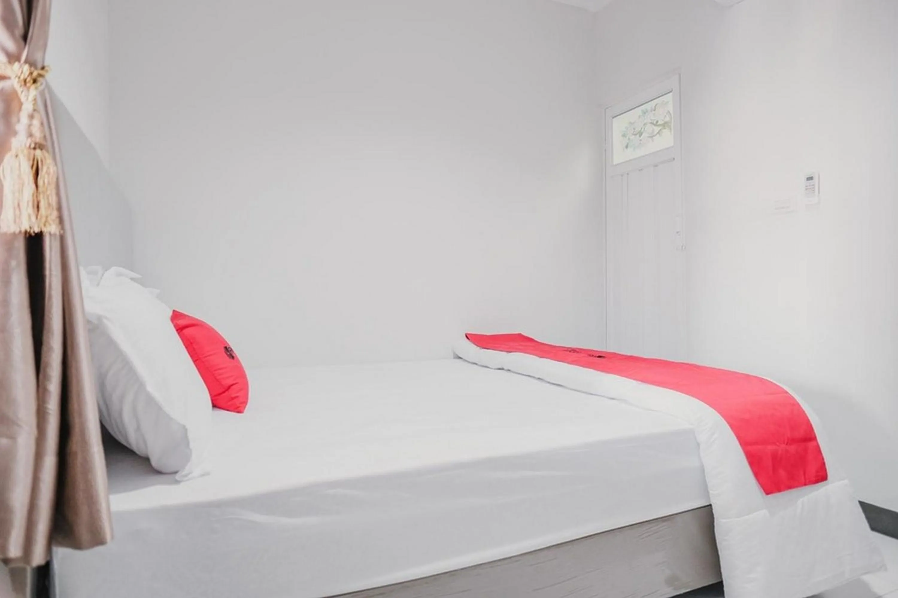 Bed in RedDoorz @ Jalan Narada Lampung