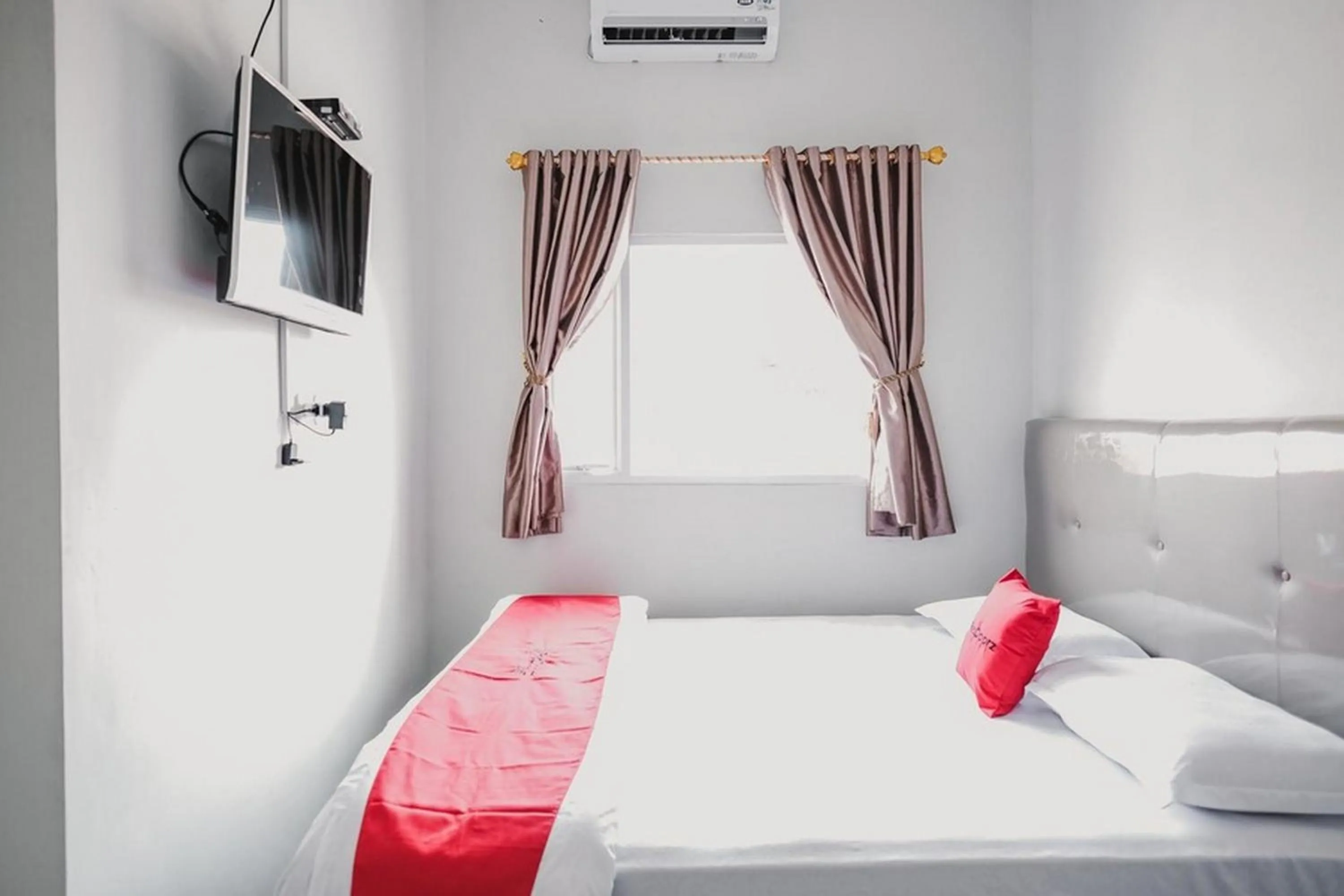 Bed in RedDoorz @ Jalan Narada Lampung