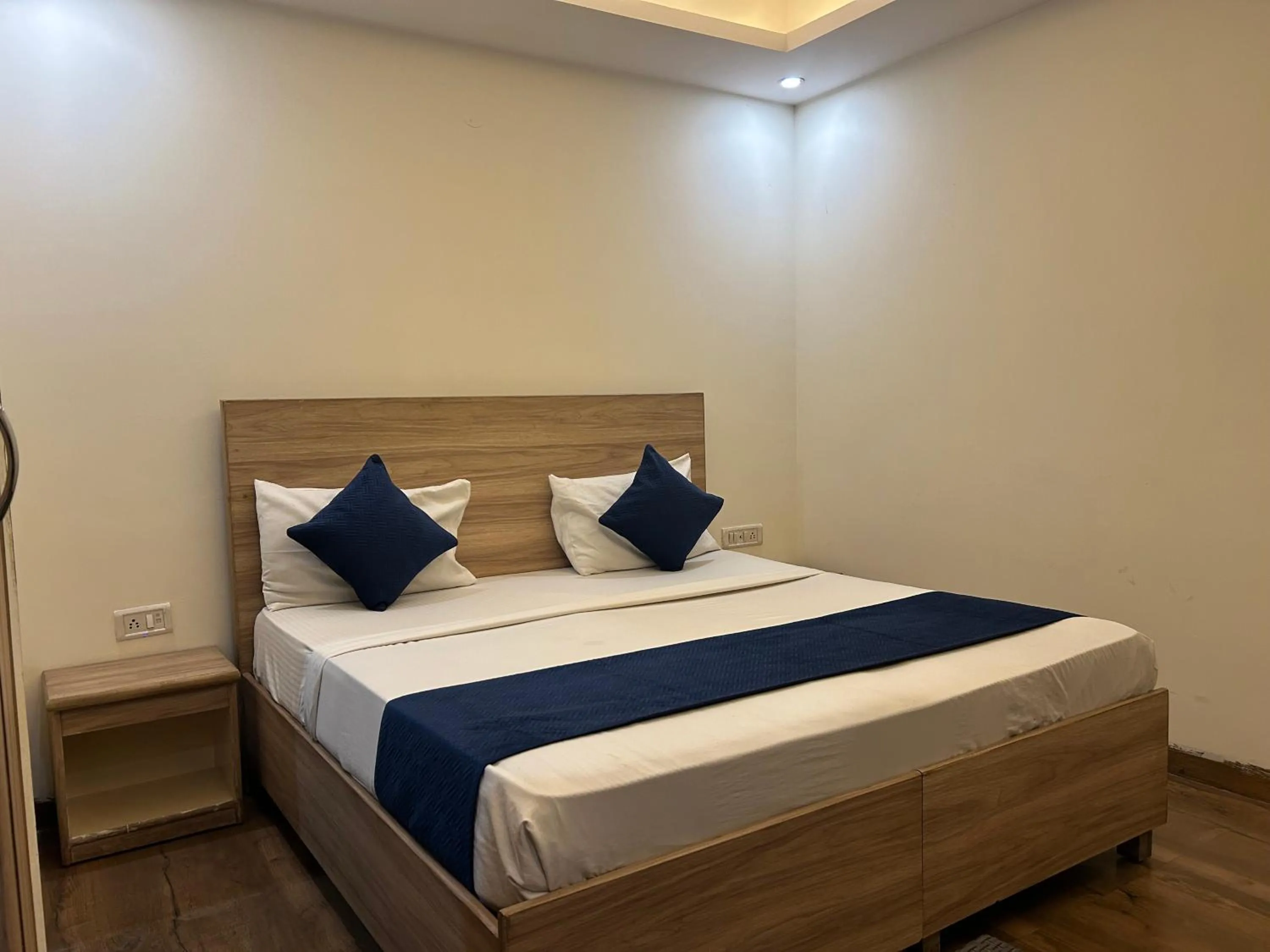Airport Hotel Golden Bliss At New Delhi International Airport