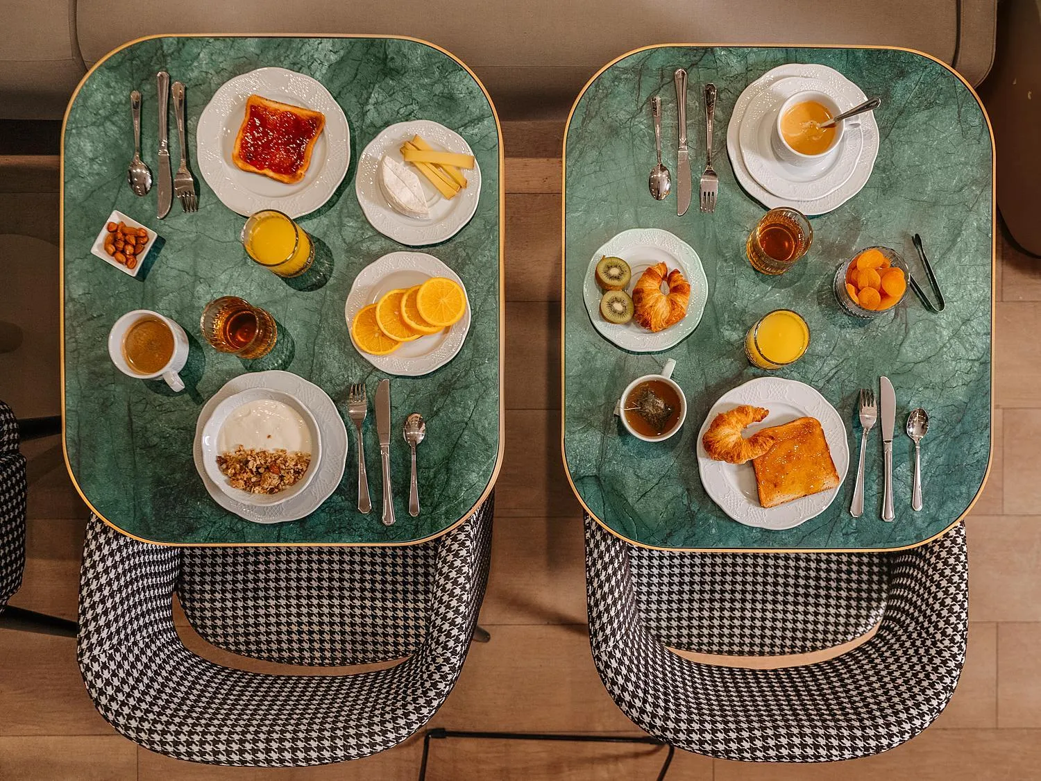 Food and drinks in Hôtel Zélie Champs-Elysées