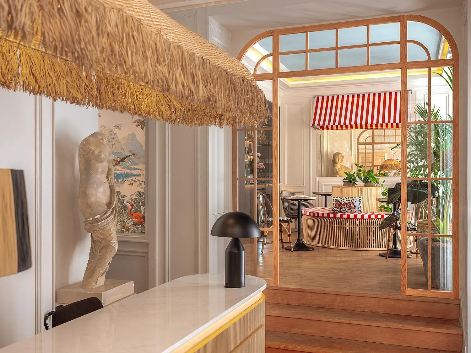 Decorative detail in Hôtel Zélie Champs-Elysées