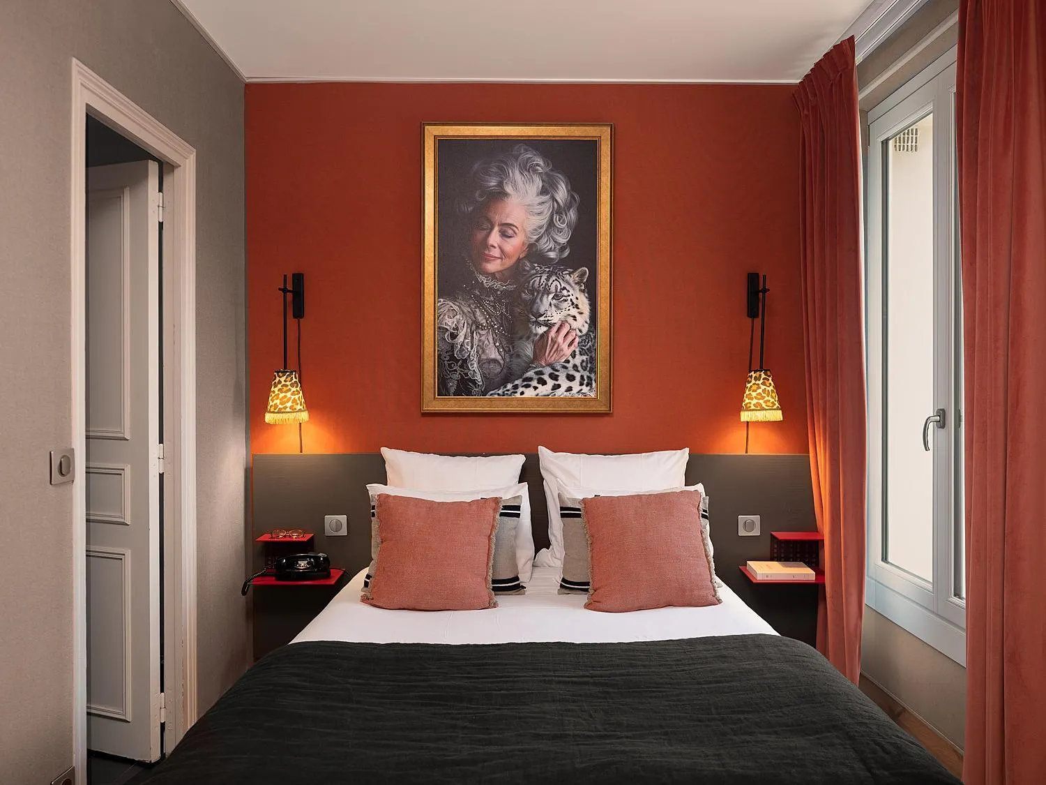 Bed in Hôtel Zélie Champs-Elysées