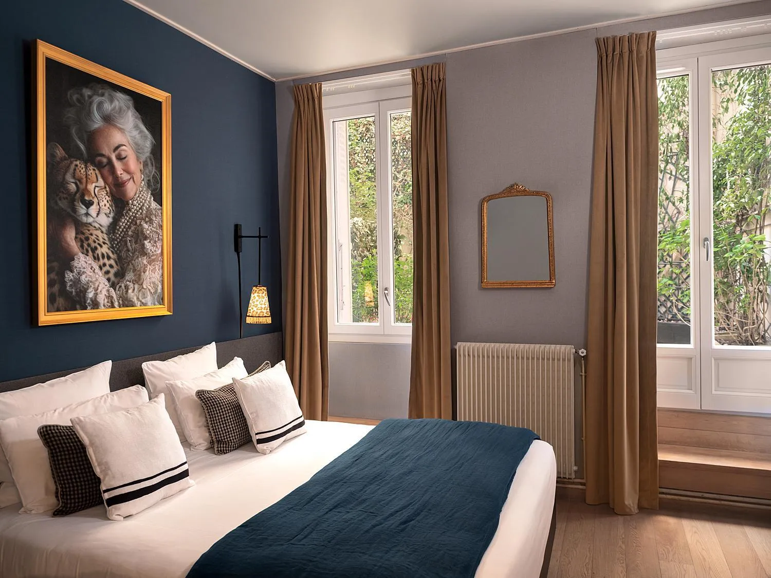 Photo of the whole room, Bed in Hôtel Zélie Champs-Elysées