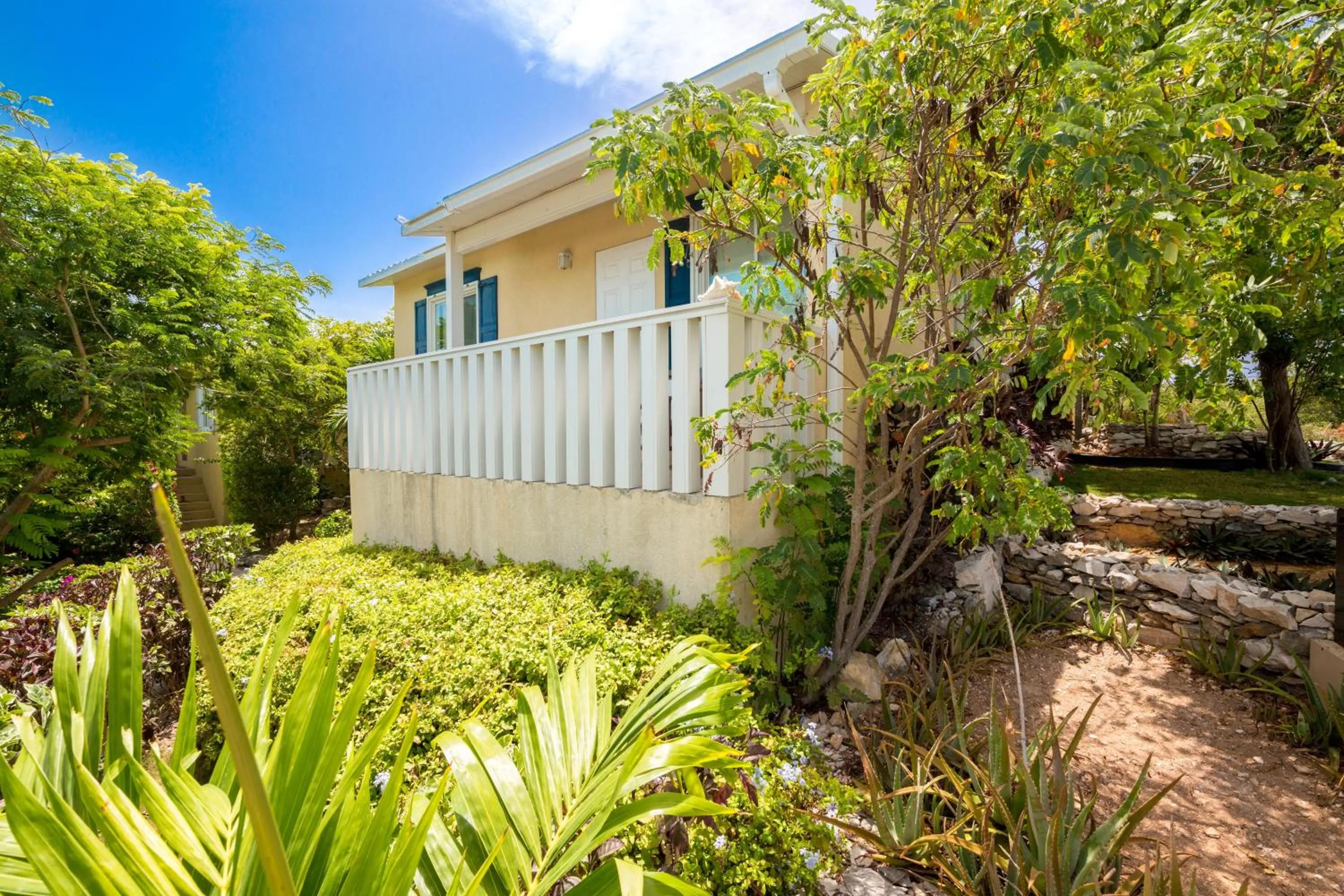 Garden in Kokomo Botanical Resort - Caribbean Family Cottages