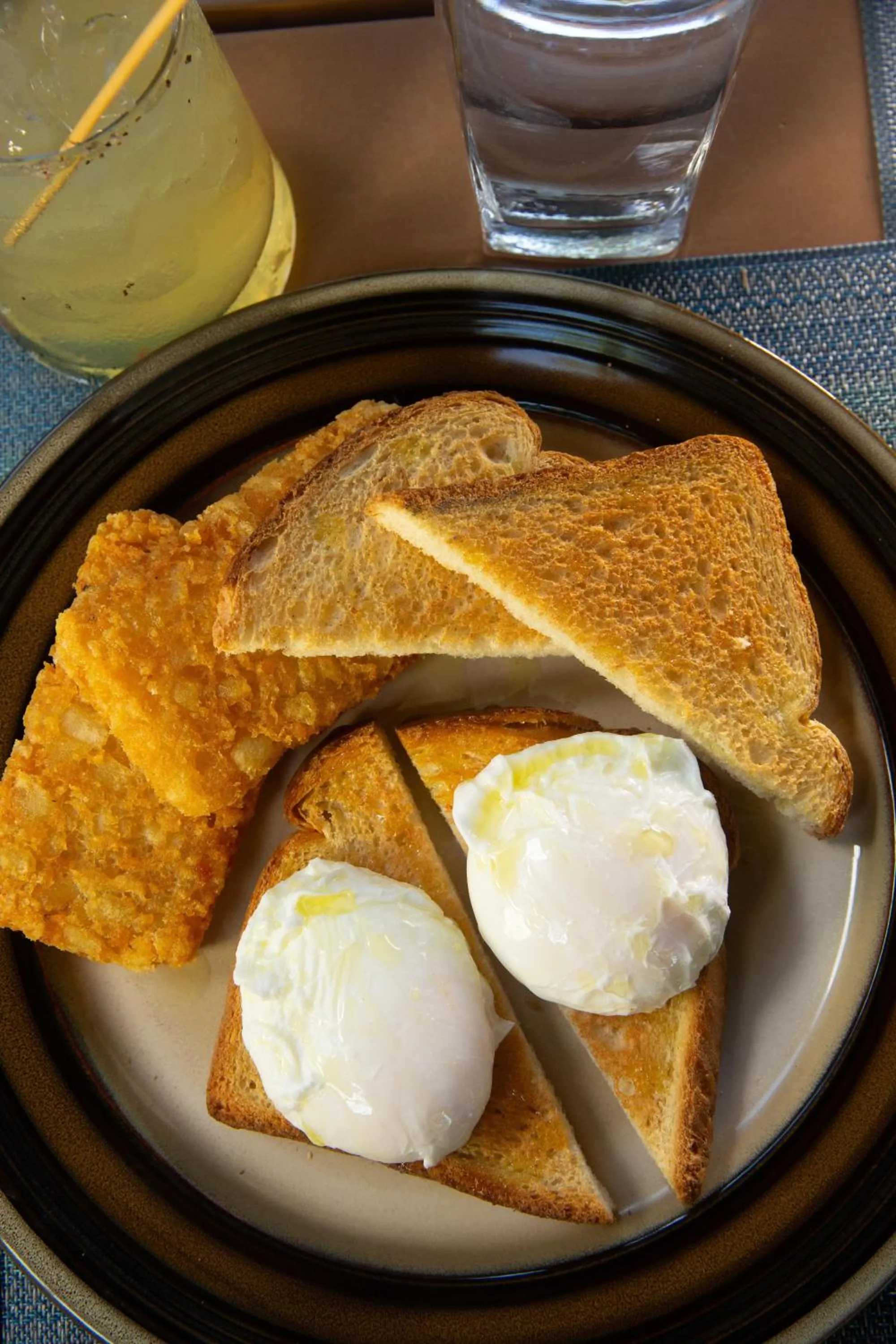 Restaurant/places to eat in Kokomo Botanical Resort - Caribbean Family Cottages