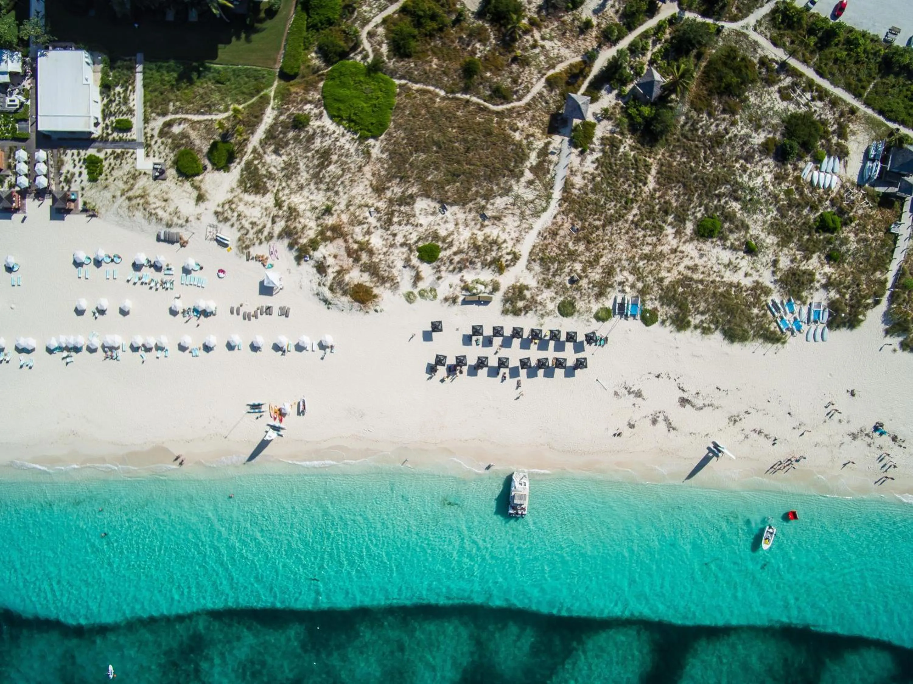 Beach in Kokomo Botanical Resort - Caribbean Family Cottages