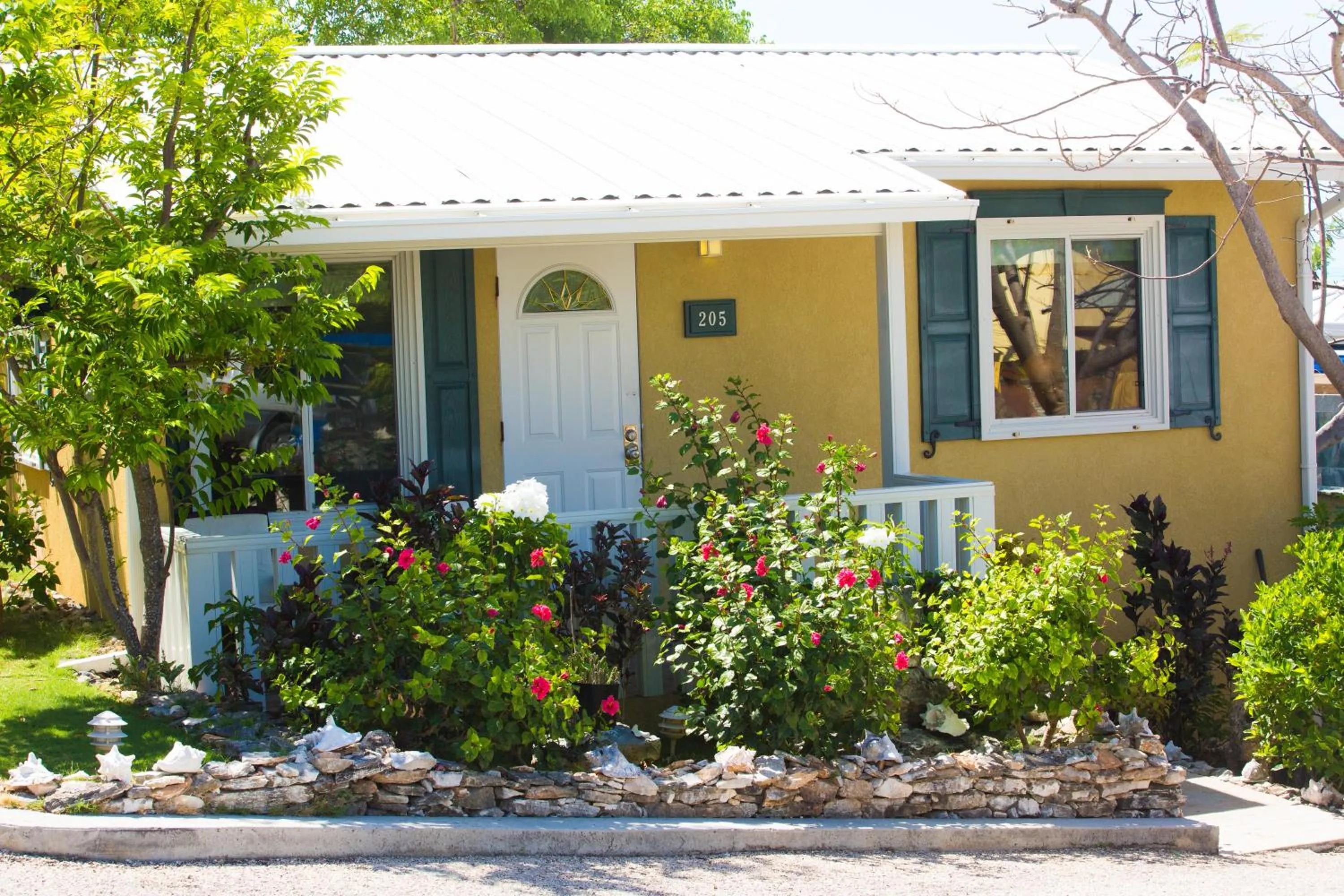 Property building in Kokomo Botanical Resort - Caribbean Family Cottages