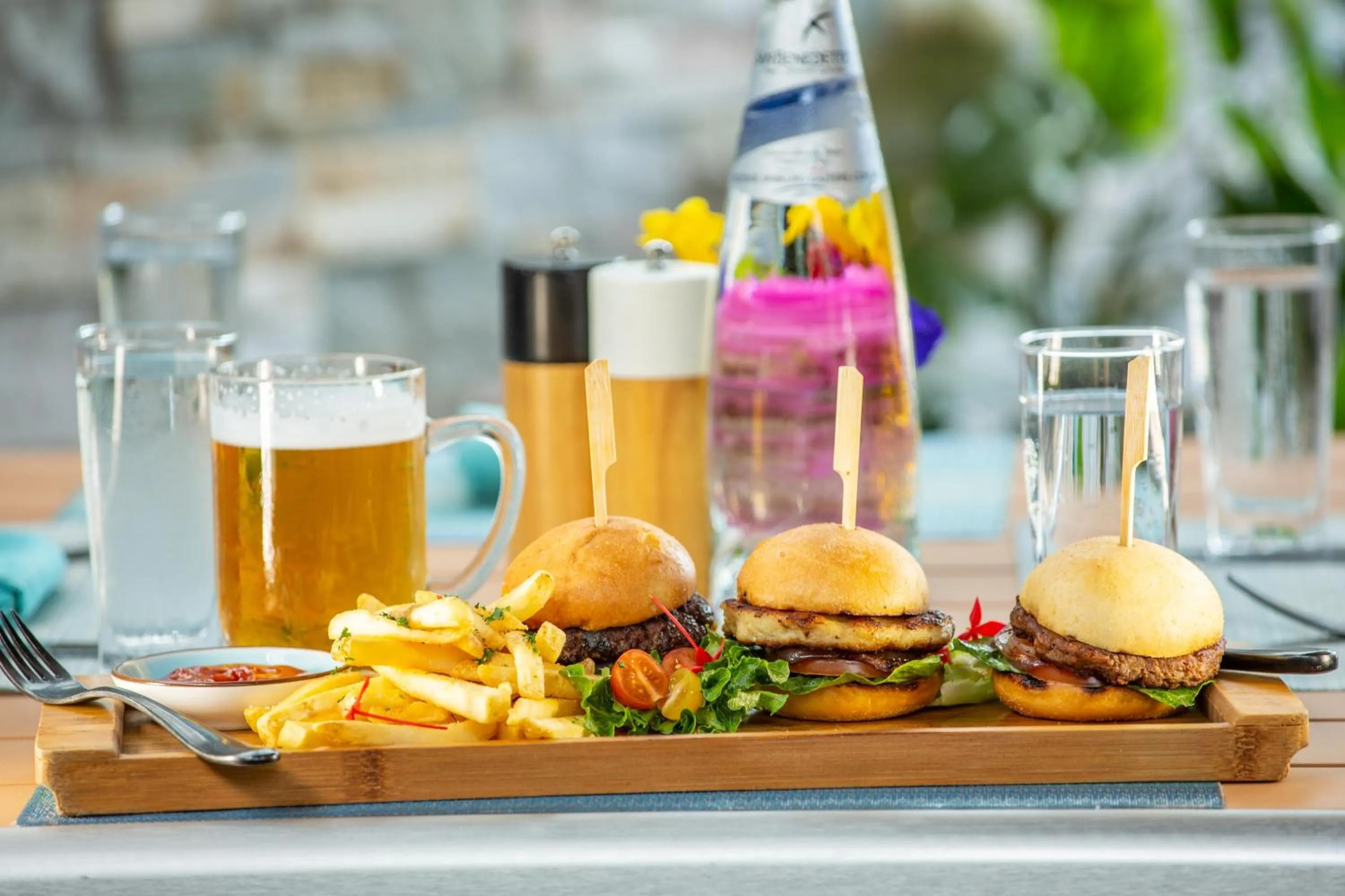 Restaurant/places to eat in Kokomo Botanical Resort - Caribbean Family Cottages