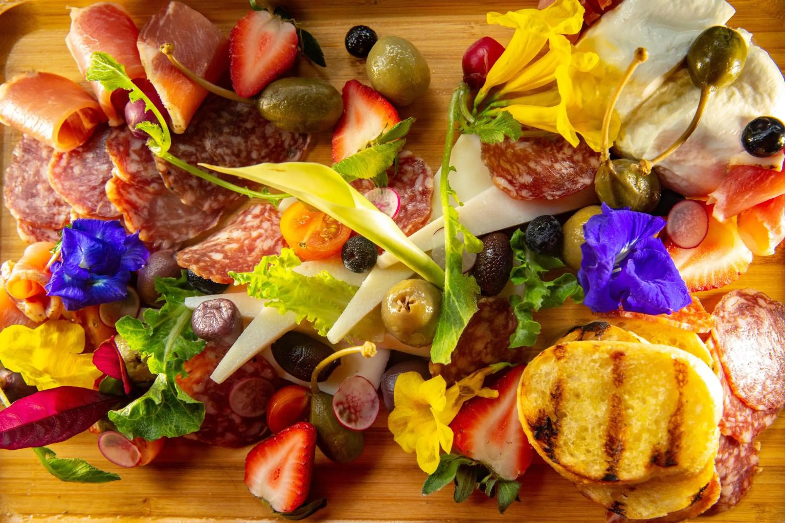 Restaurant/places to eat in Kokomo Botanical Resort - Caribbean Family Cottages