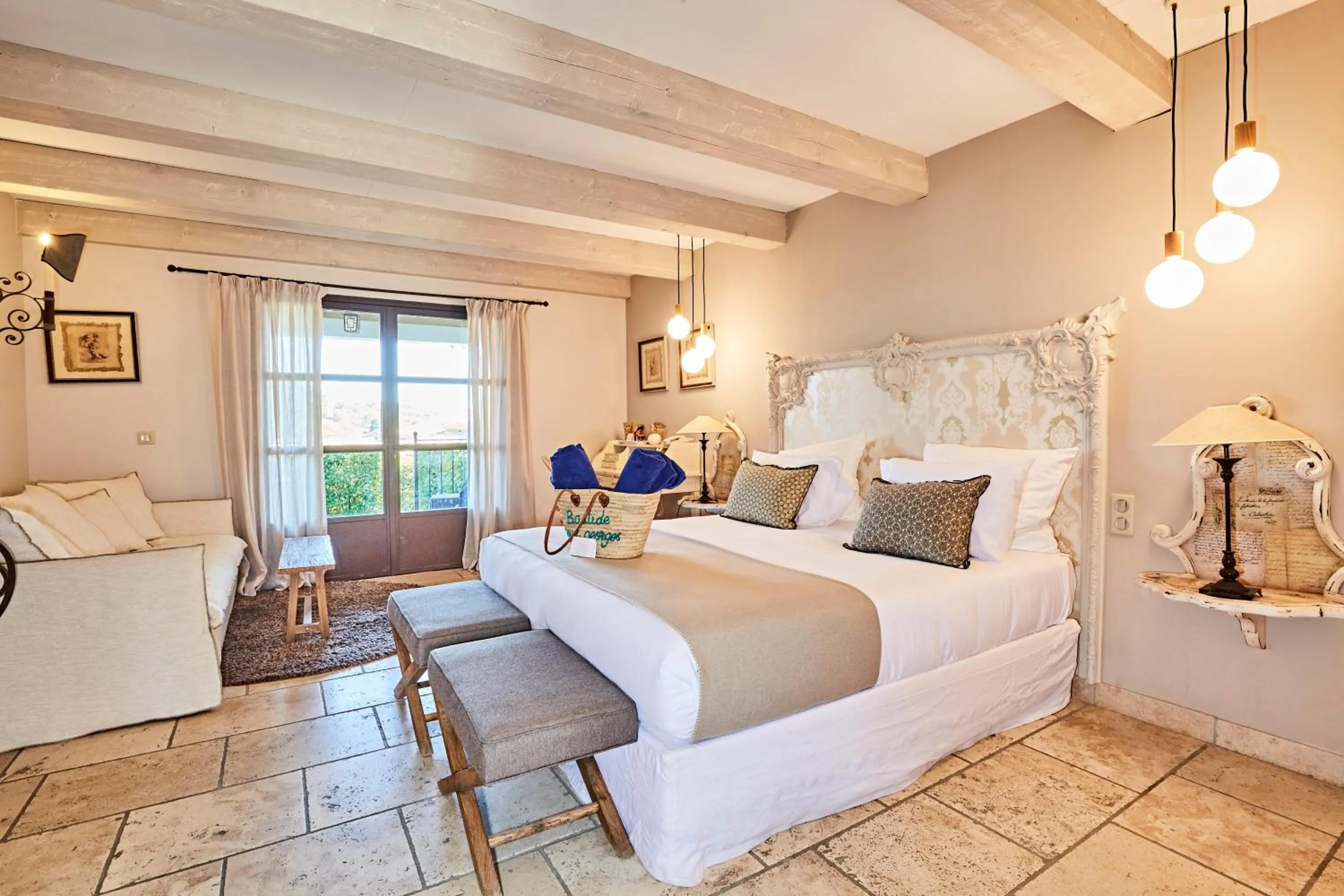 Bed in La Bastide Saint Georges & Spa