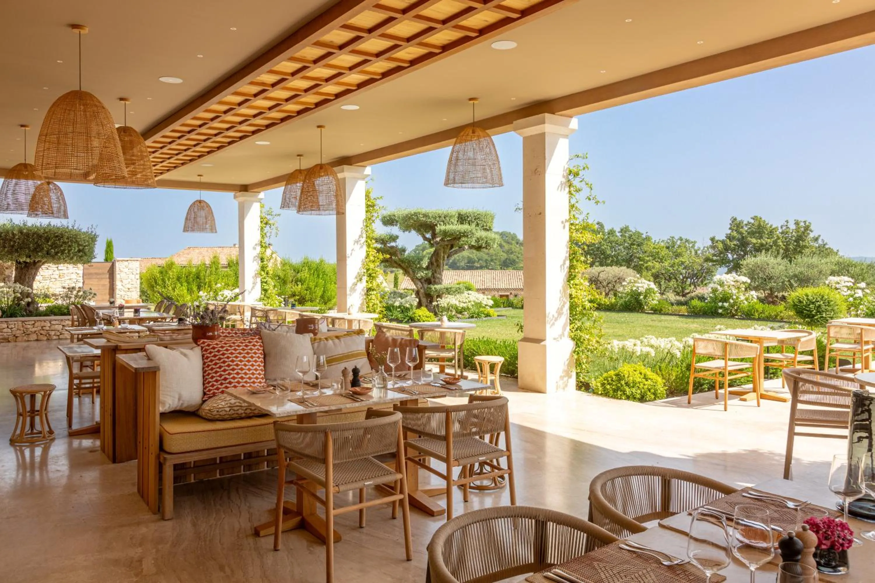 Restaurant/places to eat in La Bastide Saint Georges & Spa