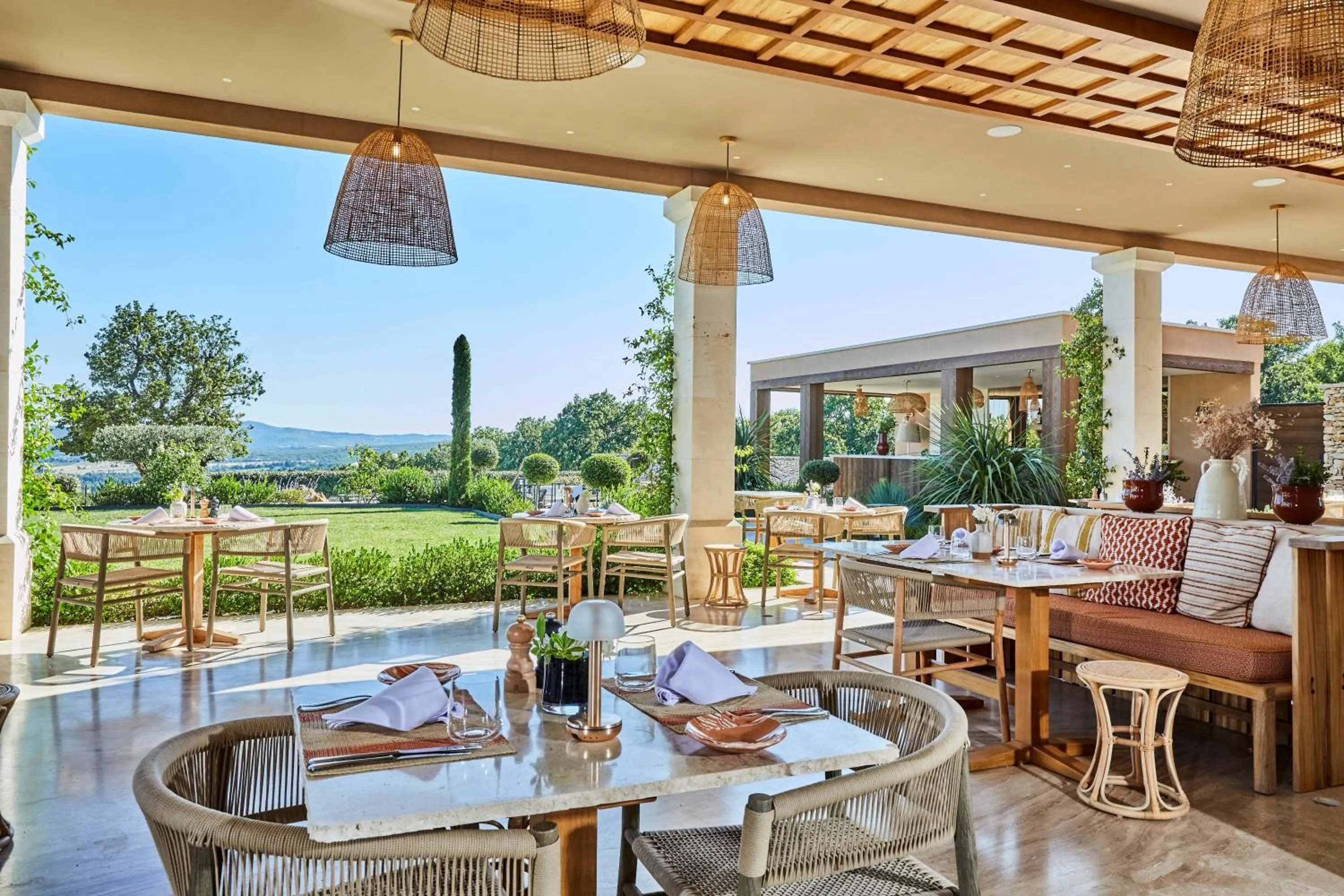 Restaurant/places to eat in La Bastide Saint Georges & Spa