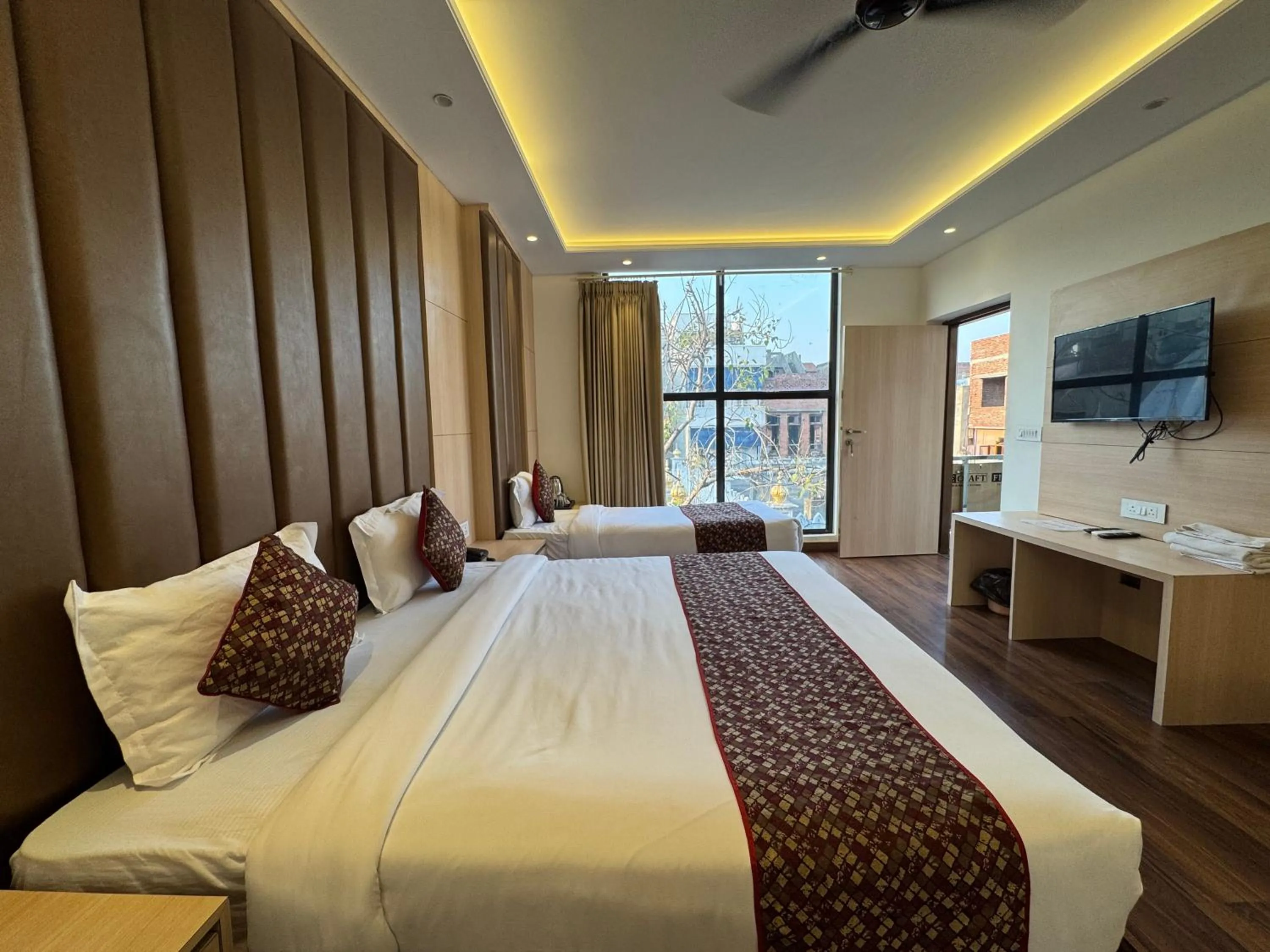 Photo of the whole room, Bed in Hotel Exotic - 5 min walk from Golden Temple