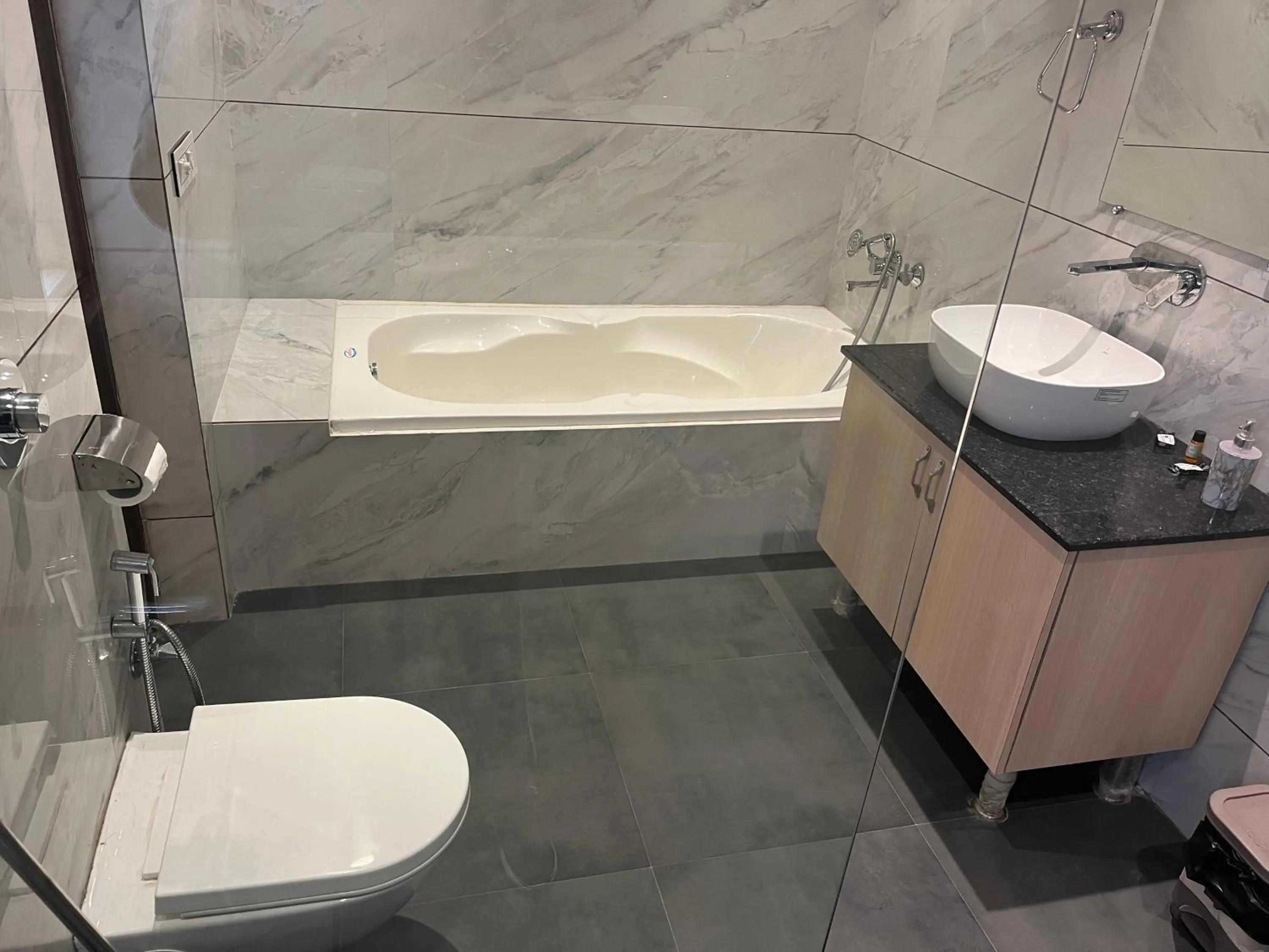 Shower in Hotel Exotic - 5 min walk from Golden Temple