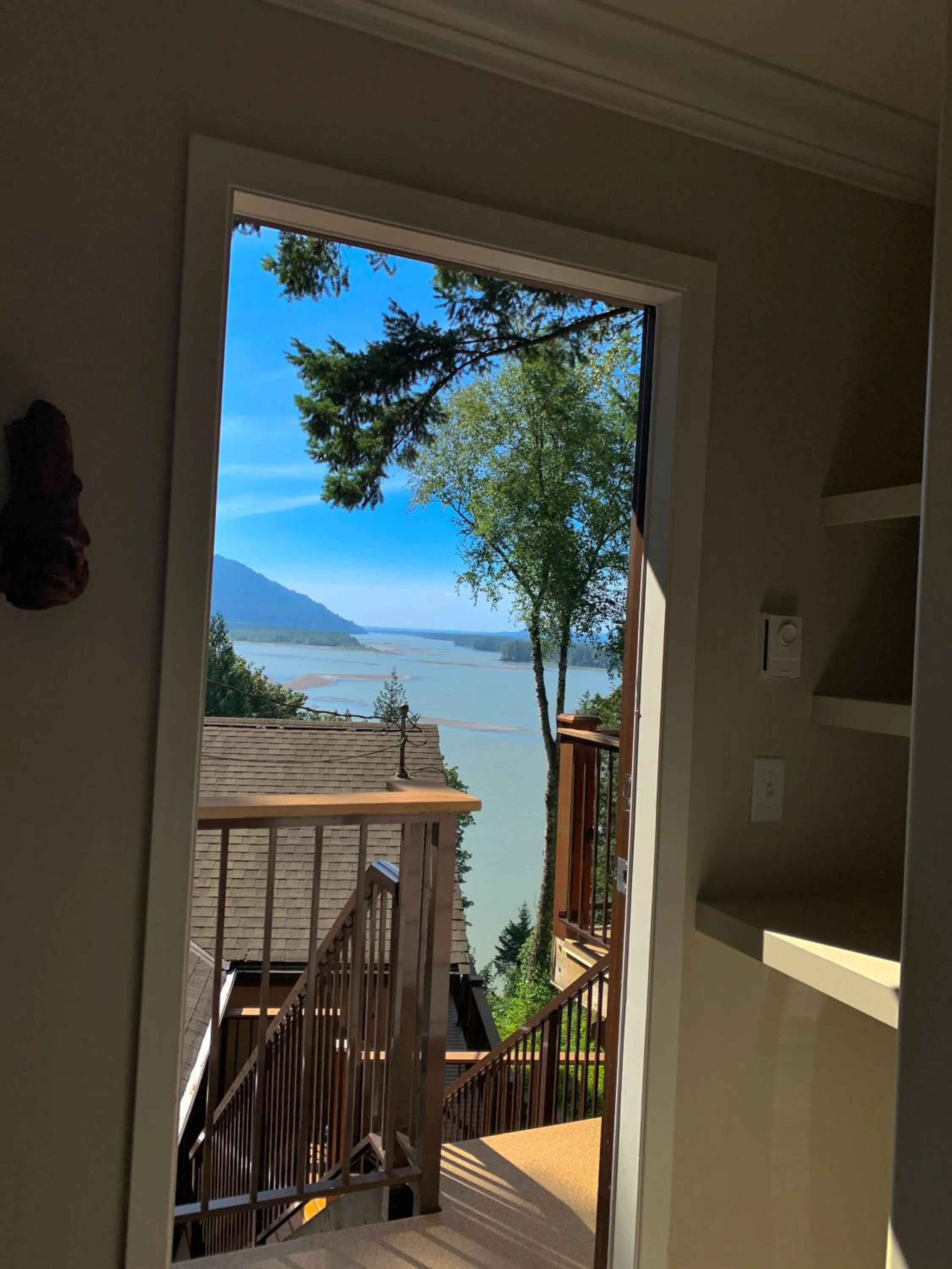 Mountain view in The Fraser River's Edge B&B Lodge