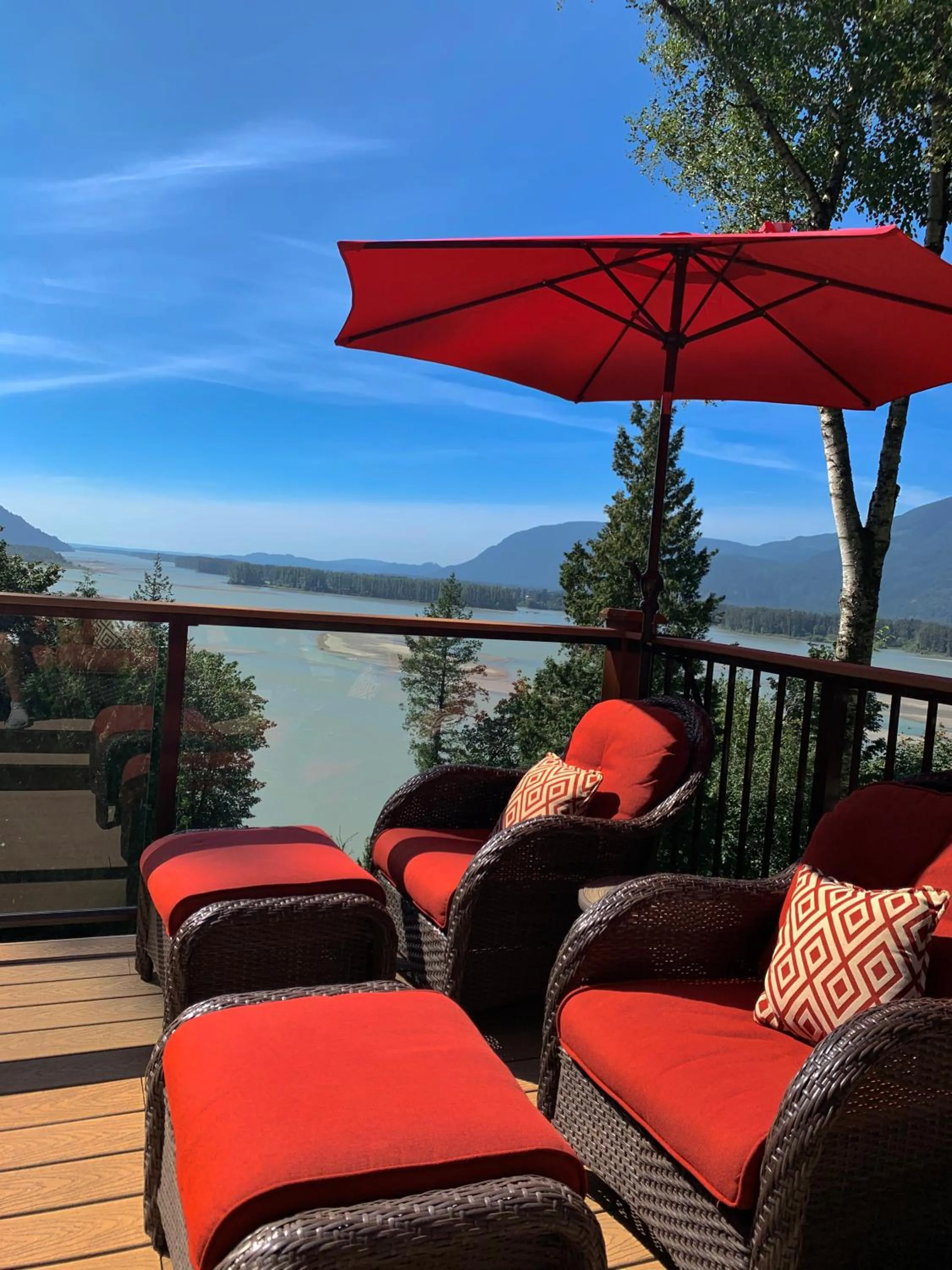 Balcony/Terrace in The Fraser River's Edge B&B Lodge