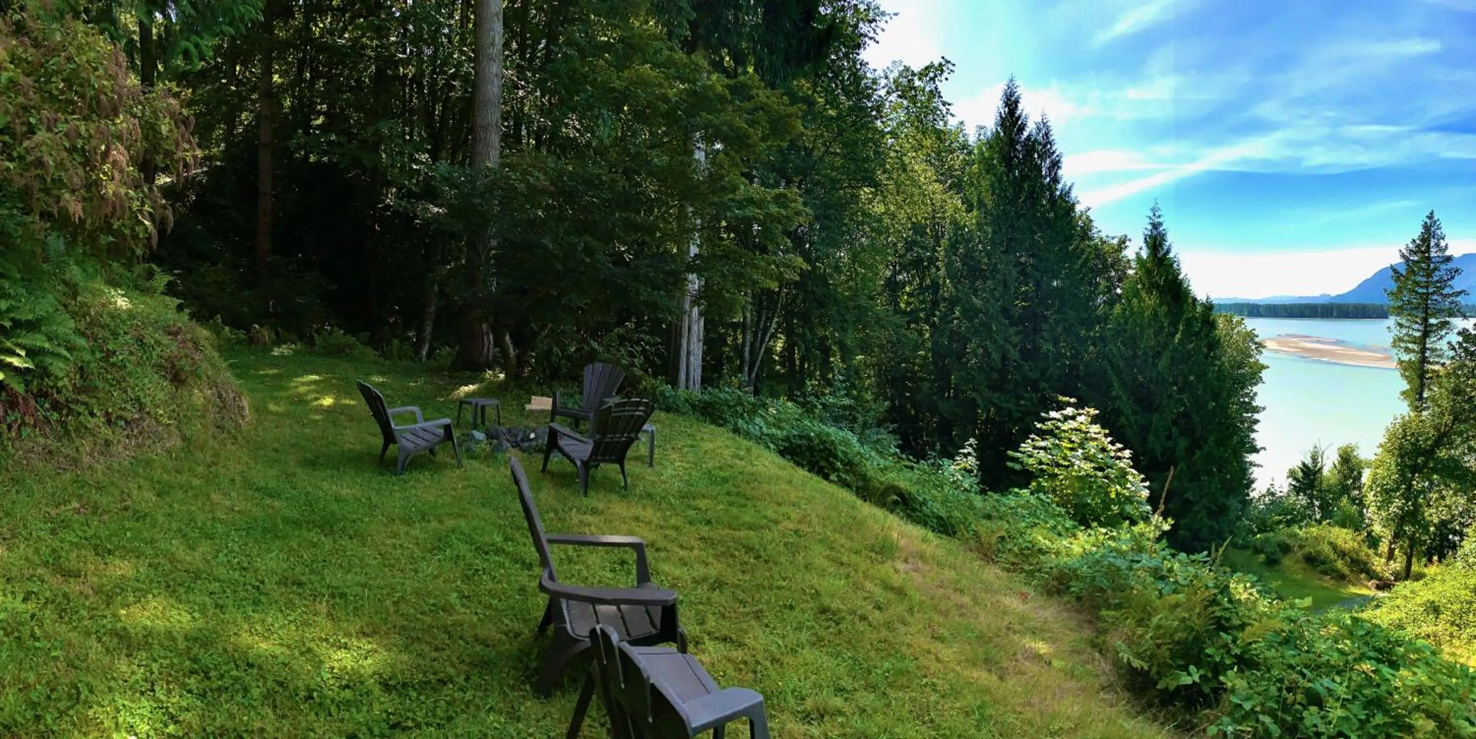 Garden view in The Fraser River's Edge B&B Lodge