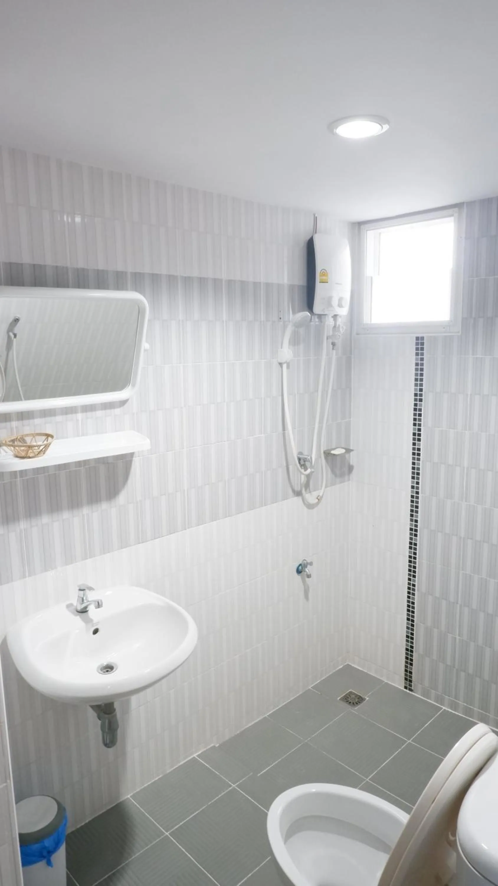 Shower in Airport A1 Hotel