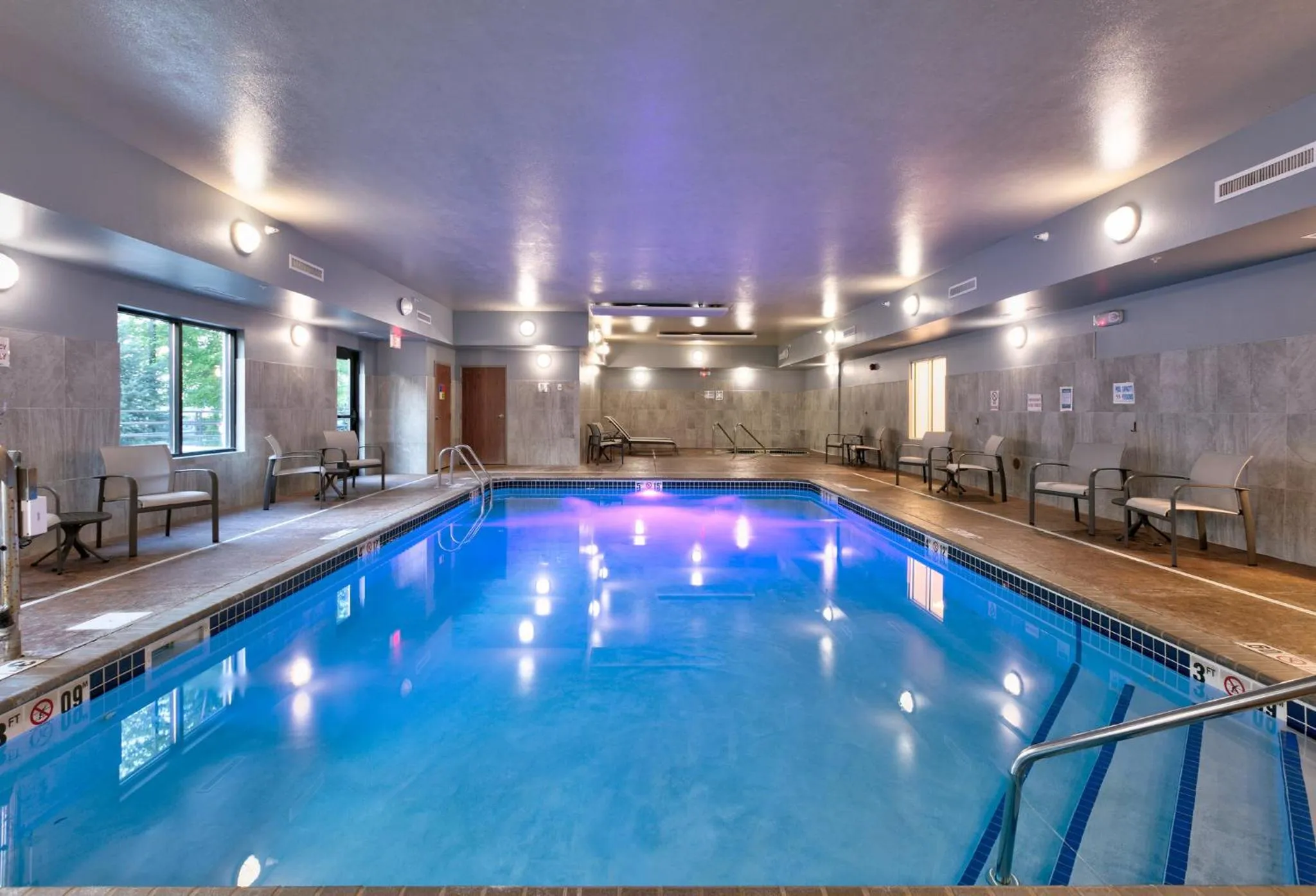 Swimming pool in Holiday Inn Express Hotel & Suites Shakopee by IHG
