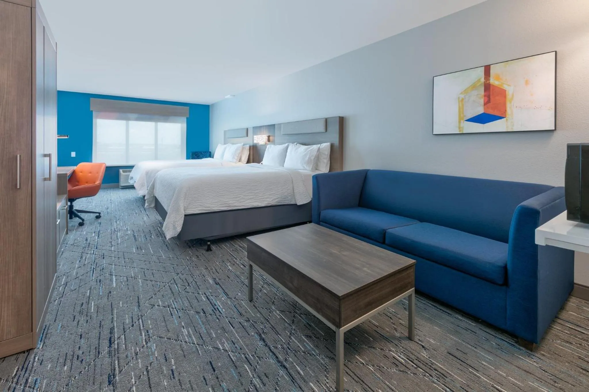 Photo of the whole room, Bed in Holiday Inn Express Hotel & Suites Shakopee by IHG