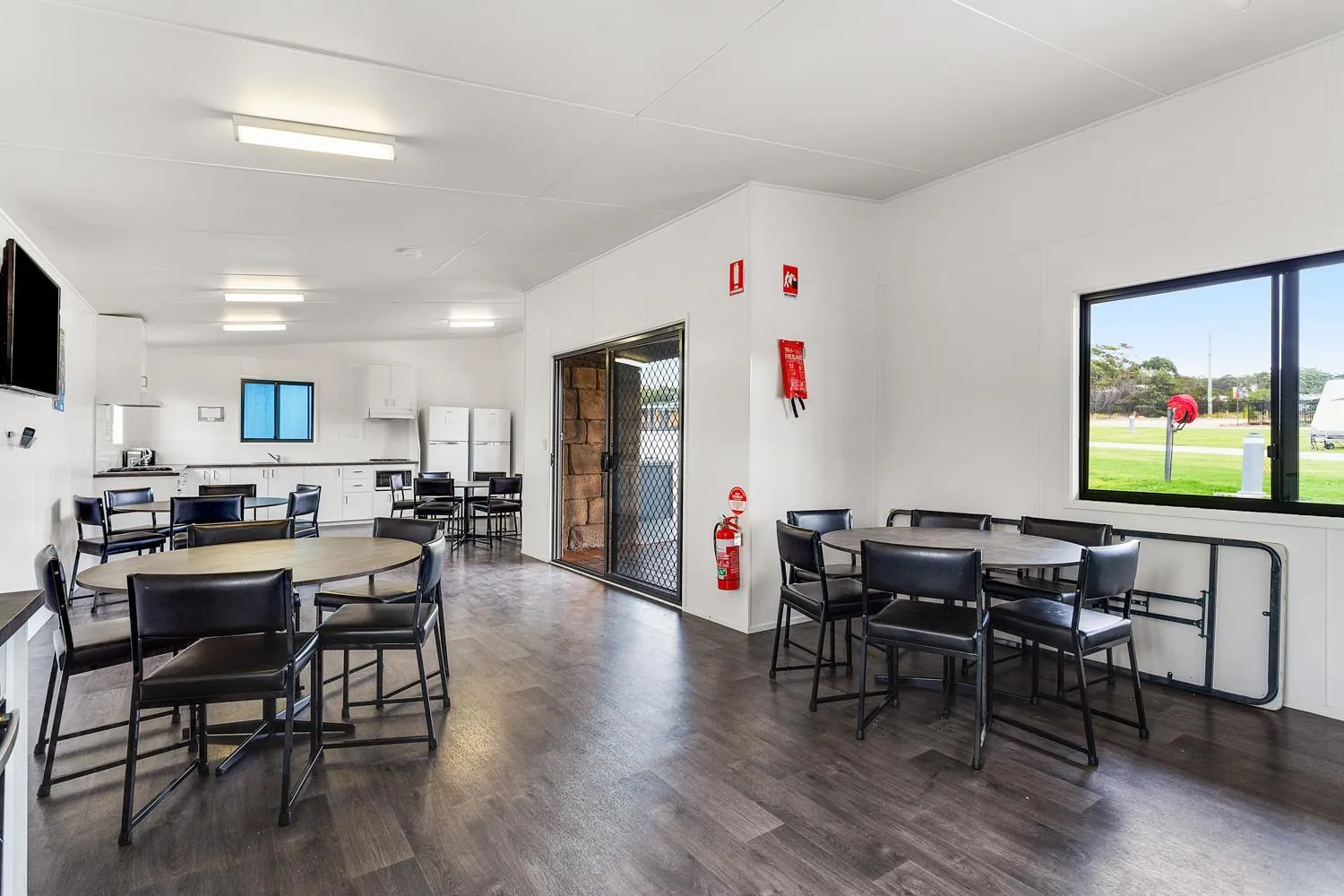 Communal kitchen in Ingenia Holidays Ulladulla