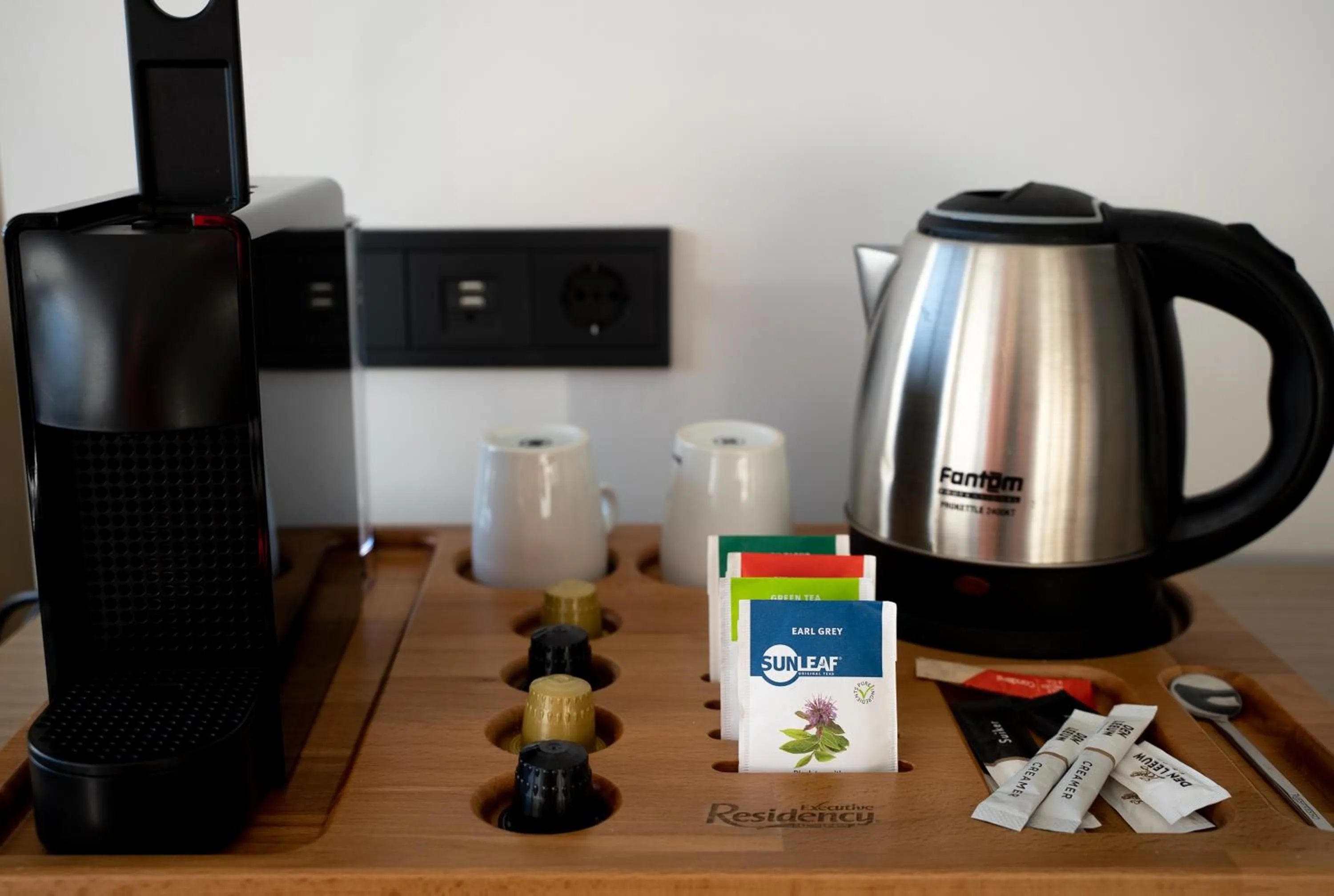 Coffee/tea facilities in Executive Residency by Best Western Amsterdam Airport