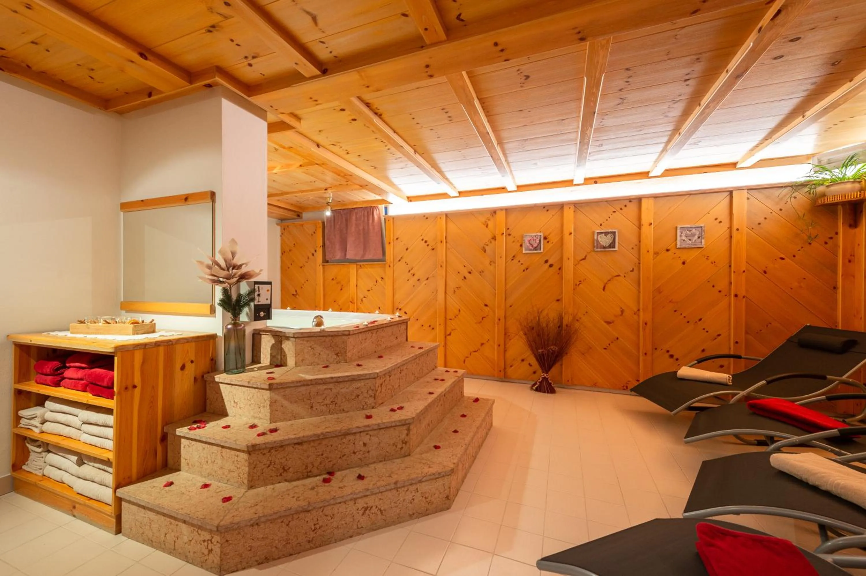 Hot Tub in Villa Clara