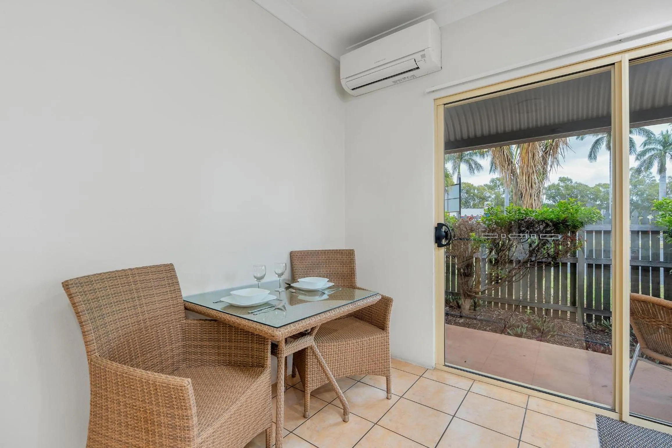 Dining area in Midlander Motor Inn