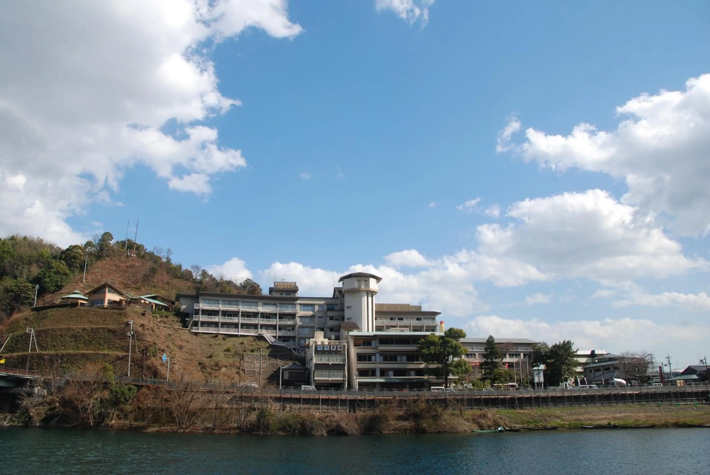 Facade/entrance in Iwakuni Kokusai Kanko Hotel