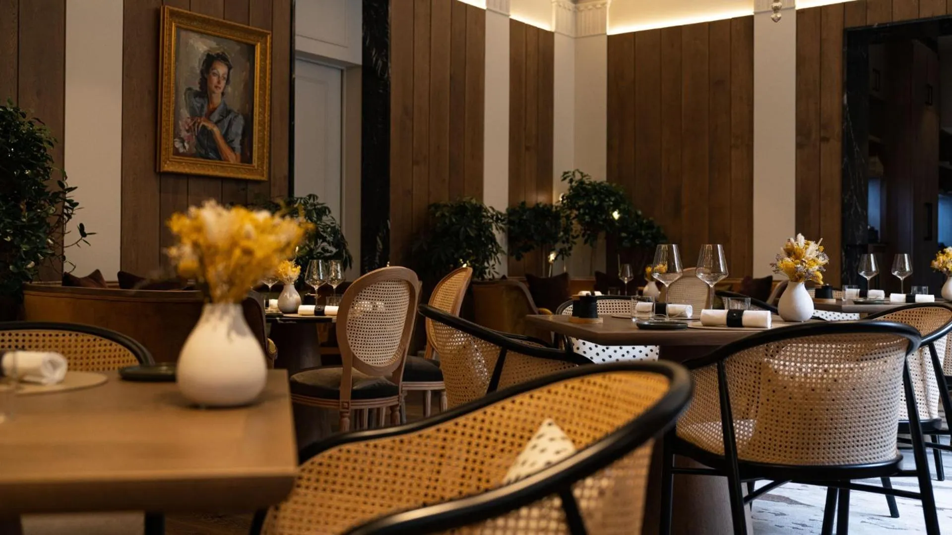 Restaurant/places to eat in Hôtel Lancaster Paris Champs-Elysées