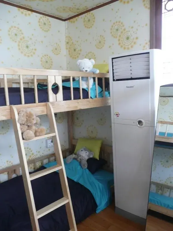 Bed in 6-Bed Female Dormitory Room in Guesthouse Spring Flower Bed in 6-Bed Female Dormitory Room in Guesthouse Spring Flower