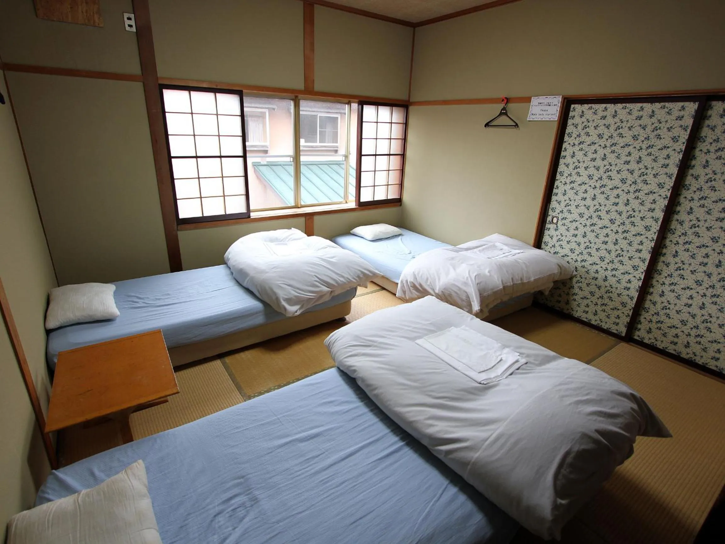 Photo of the whole room, Bed in Towadako Backpackers