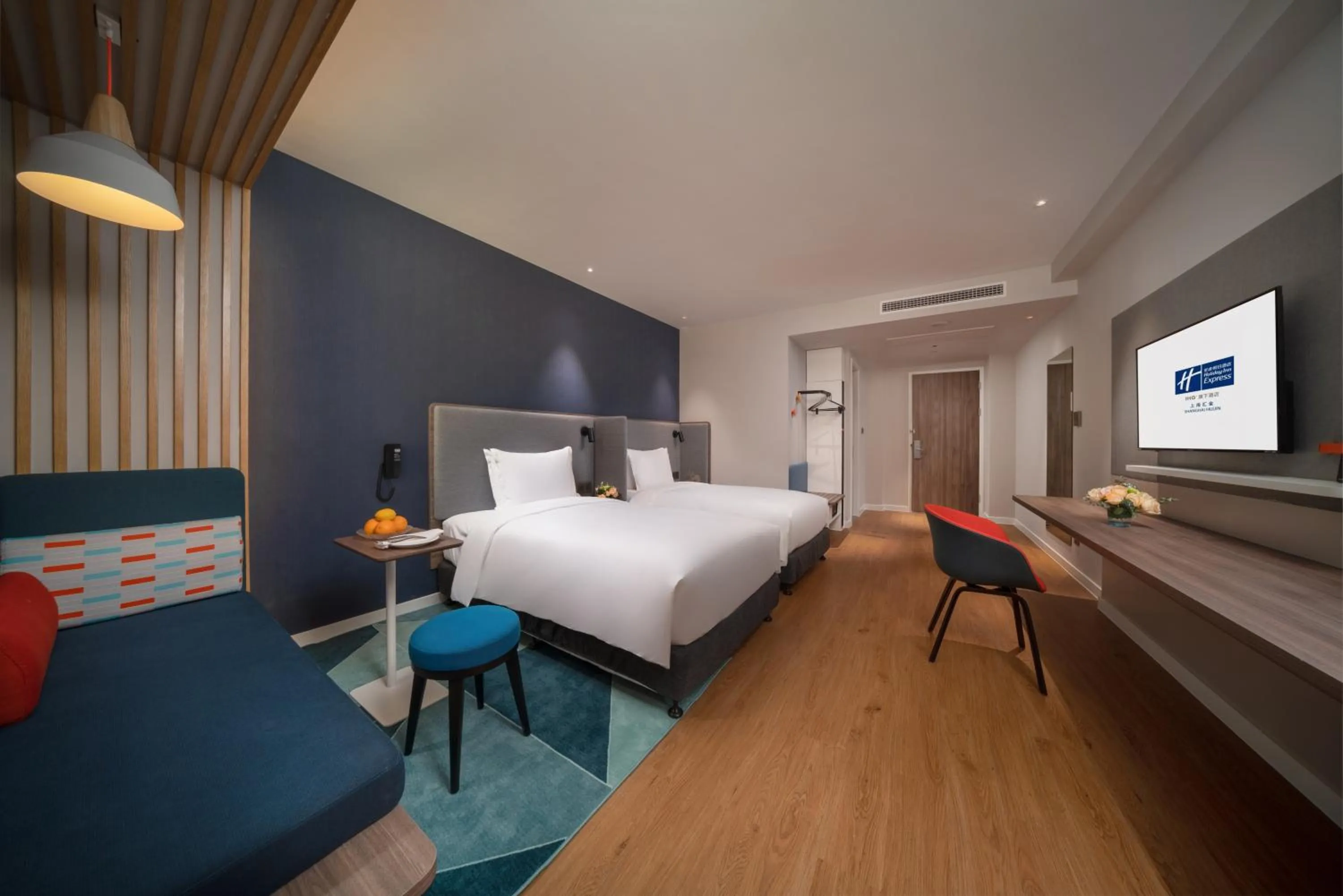 Bed in Holiday Inn Express Shanghai Huijin by IHG