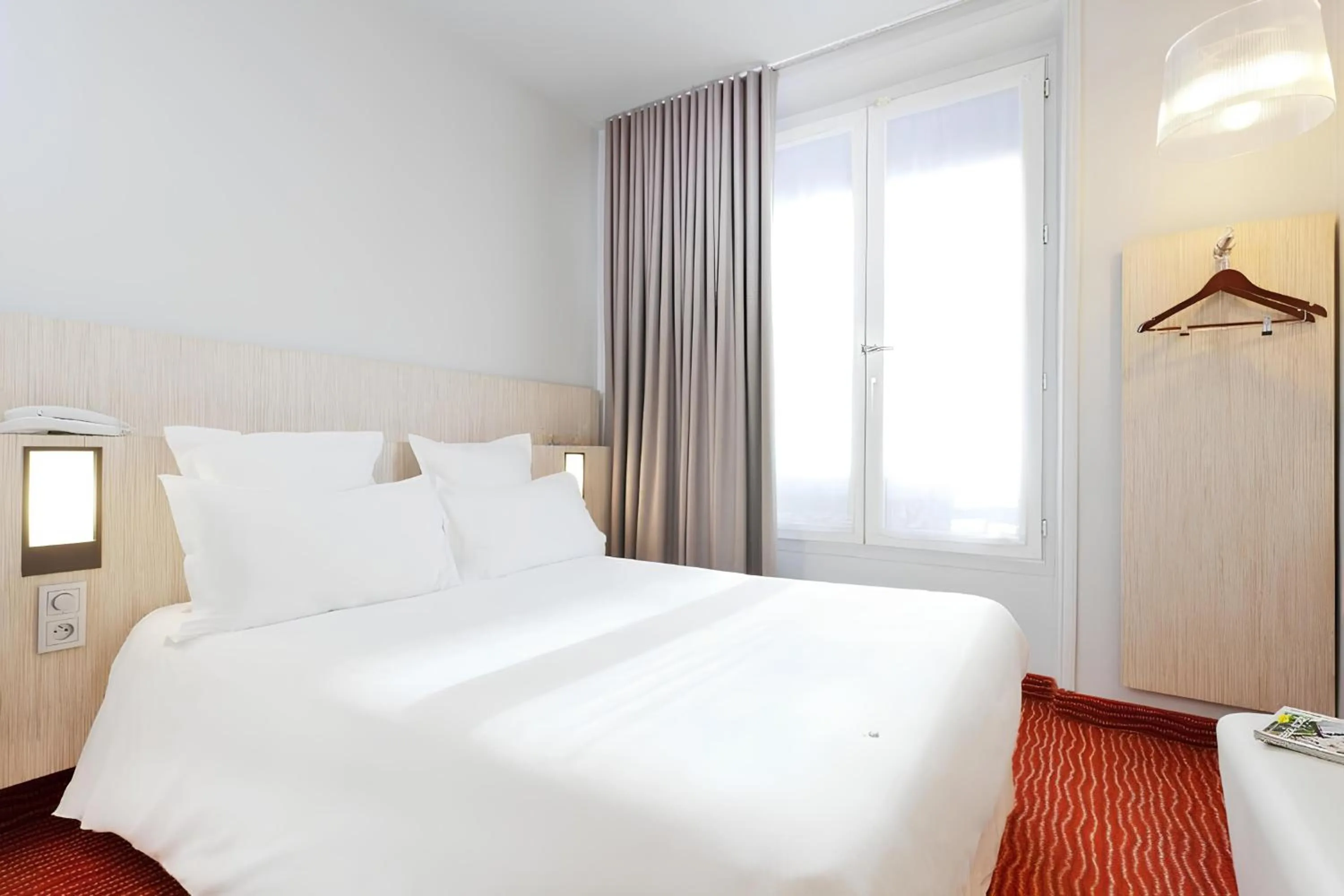 Bed in Libertel Gare de L'Est Francais