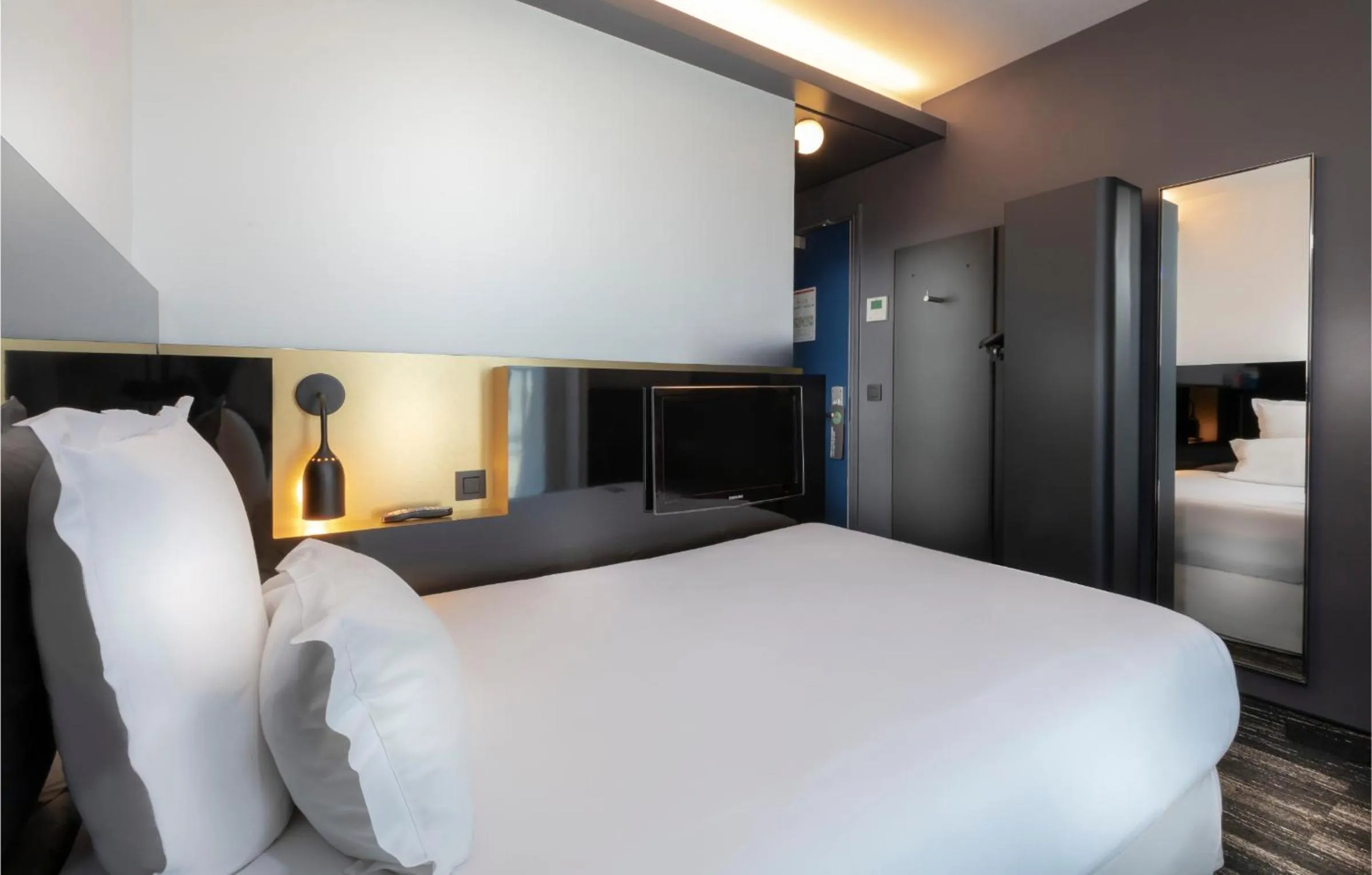 Bed in Libertel Gare de L'Est Francais