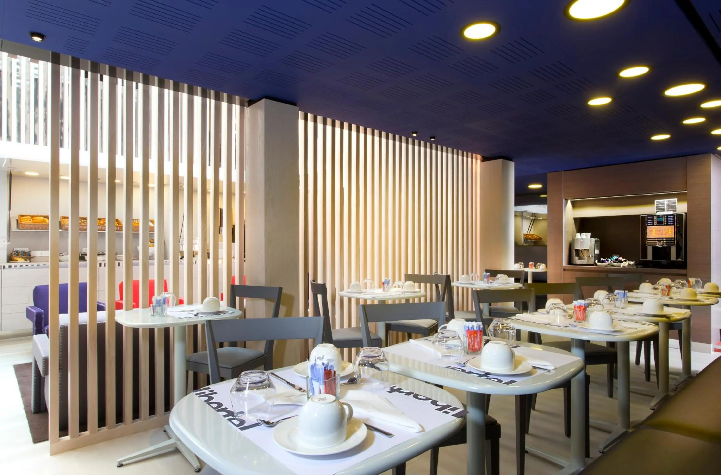 Restaurant/places to eat in Libertel Gare de L'Est Francais