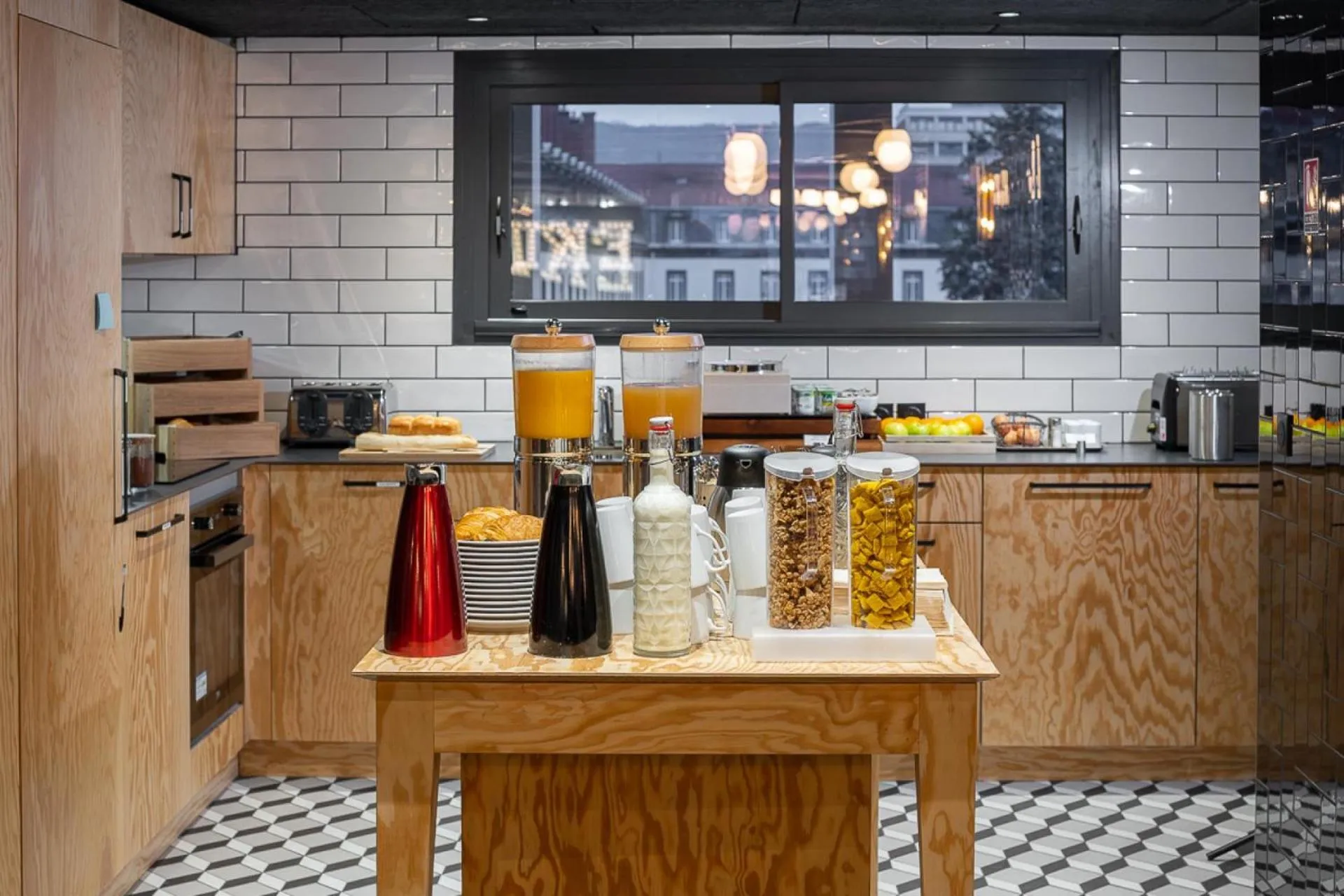 Food and drinks in Eklo Hotels Clermont-Ferrand Centre Gare