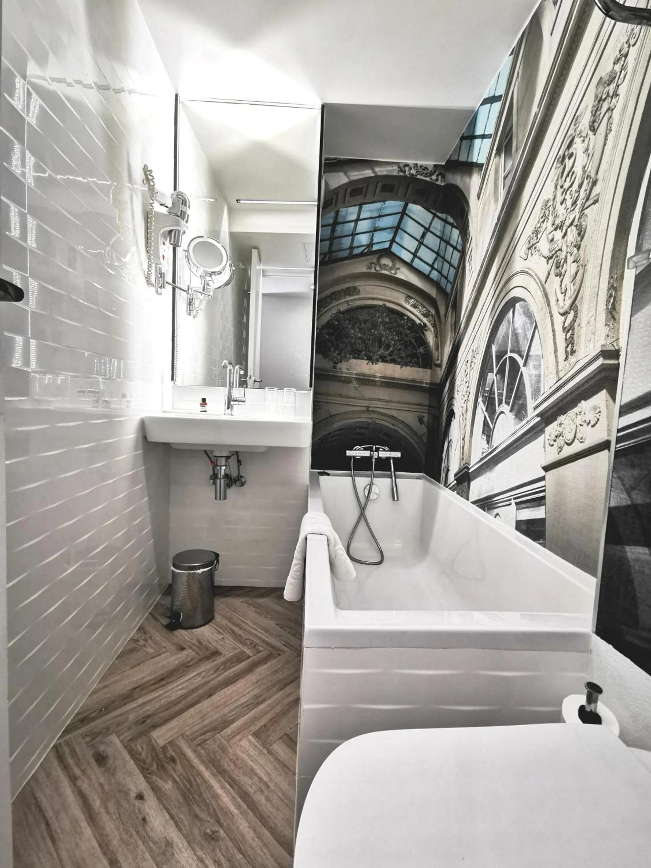 Bathroom, Bed in Hôtel ICÔNE