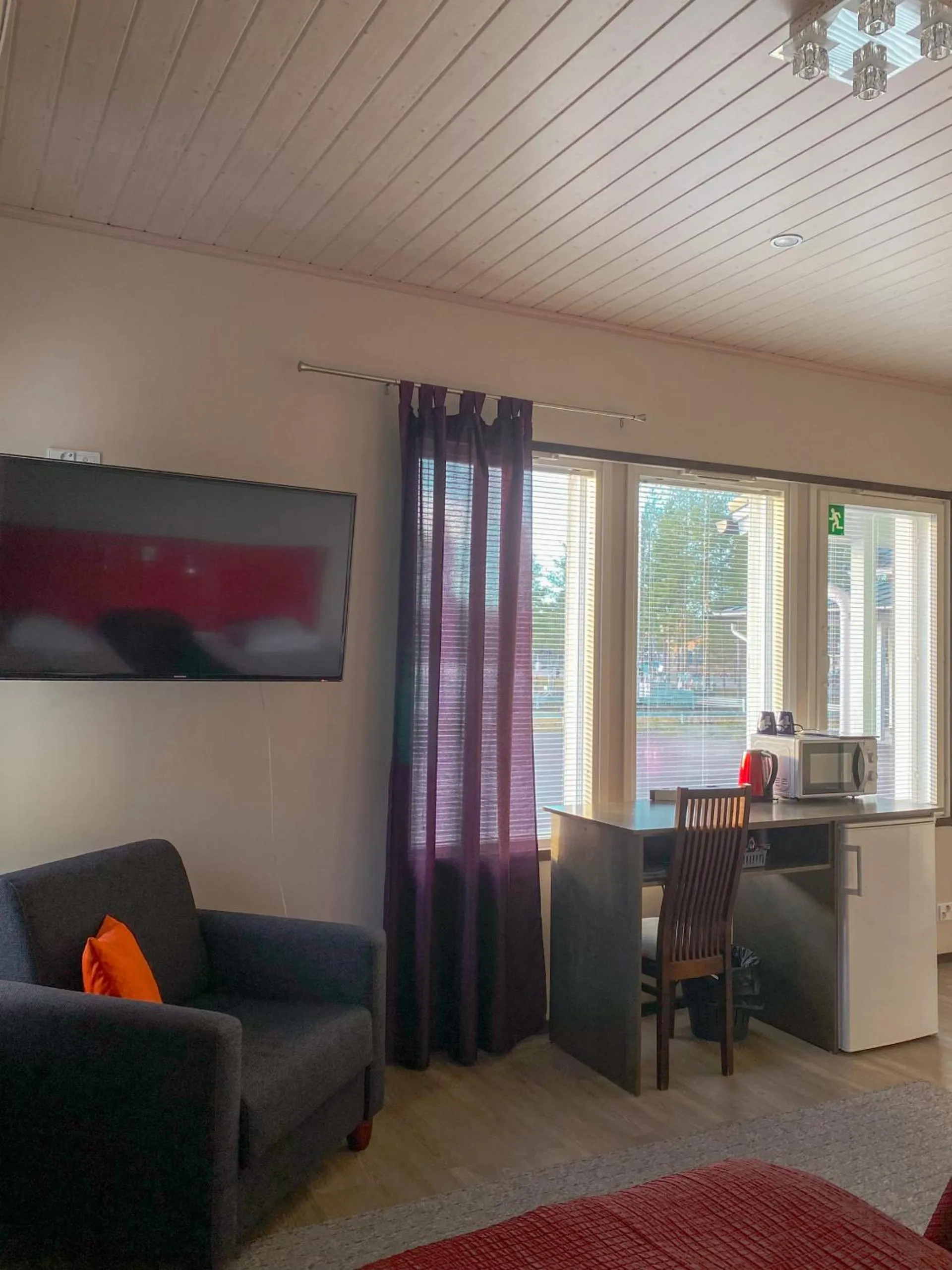 Photo of the whole room in Safarimajoitus